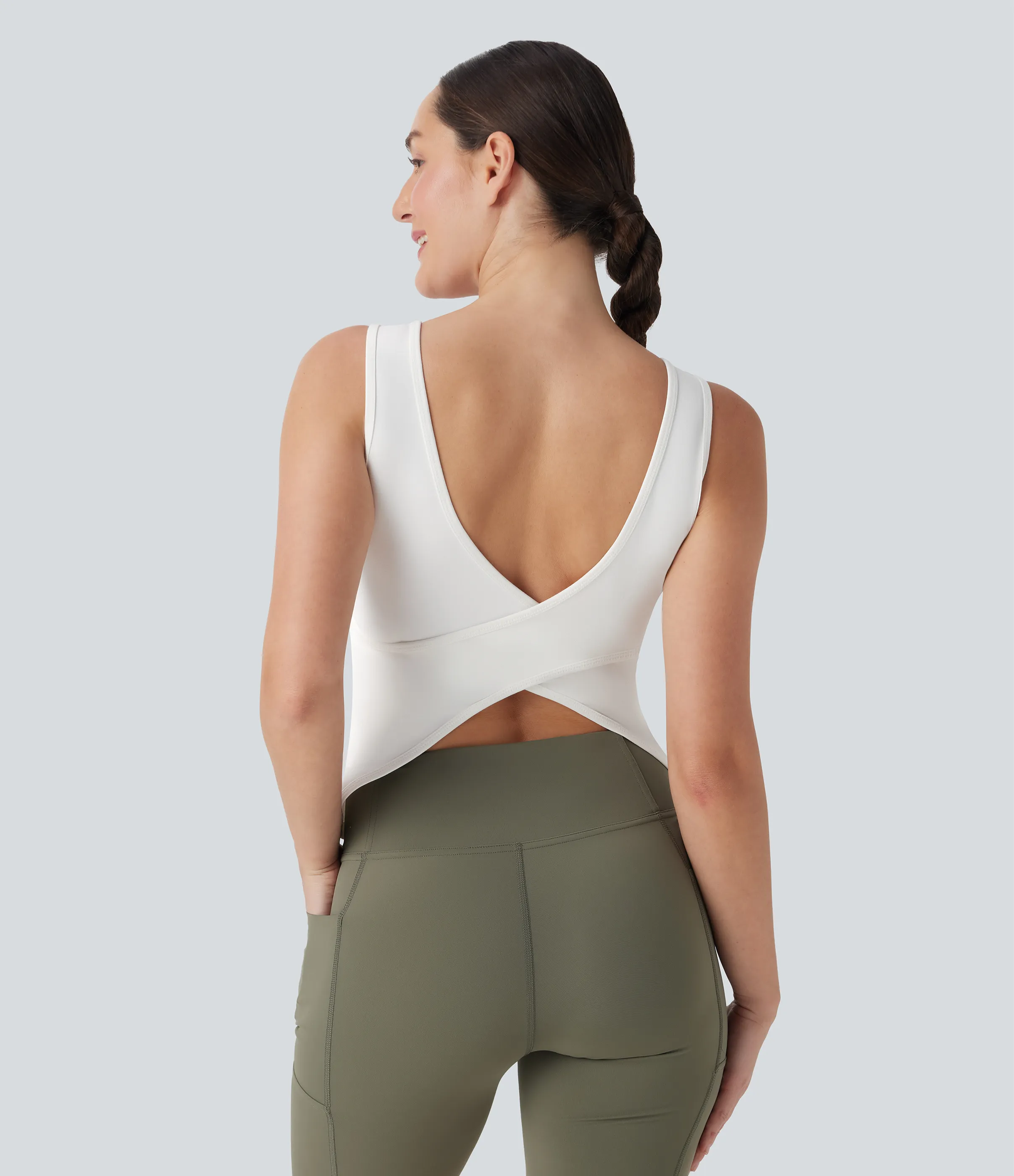 Halara Top de yoga cruzado con escote en U con largo extra en copas D-F - White - XS(Long) sold by Halara product image thumbnail 4