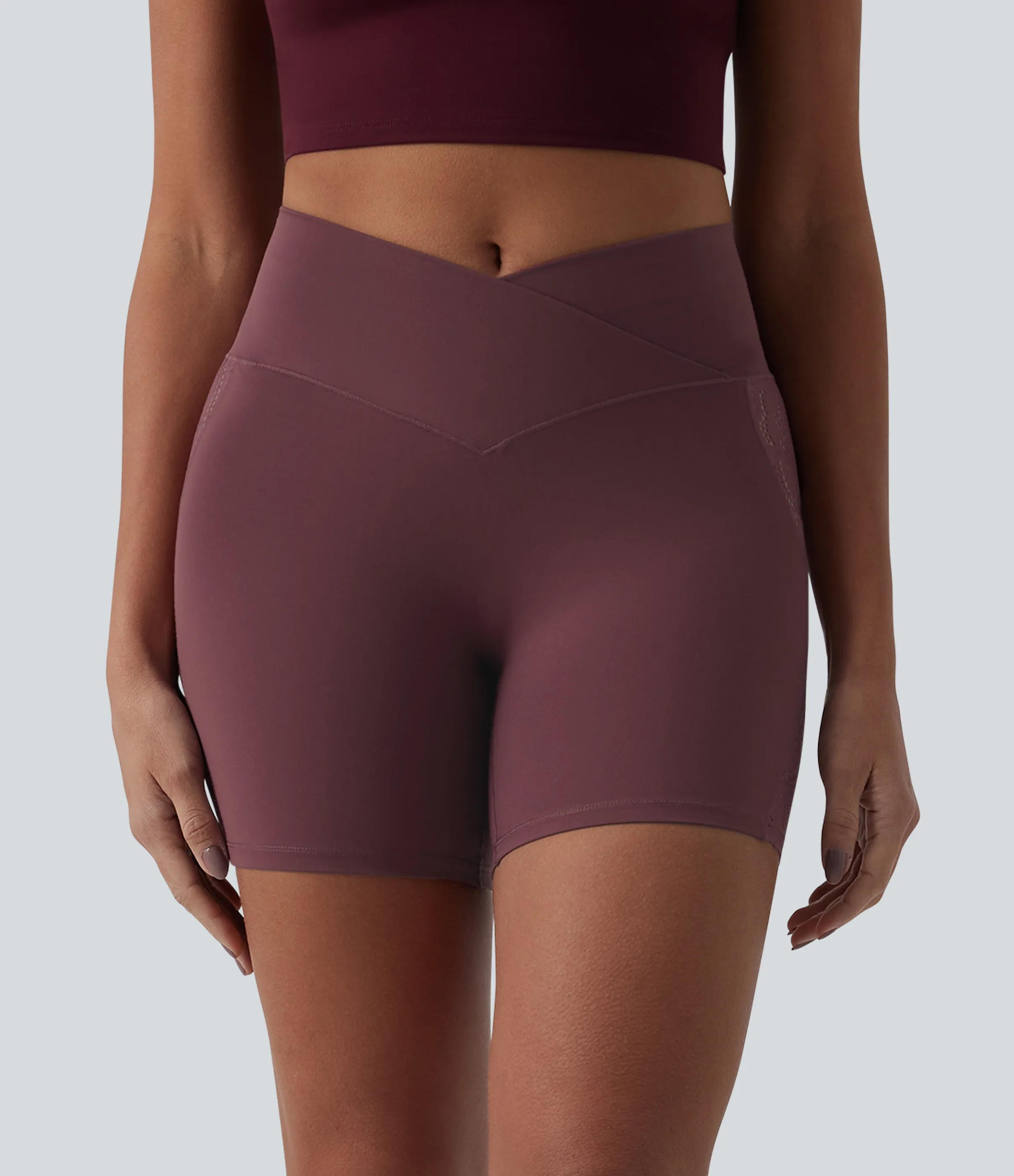 Halara Pantalón corto Softlyzero™ yoga ciclista tiro alto bolsillo trasero encaje contrastante cruzado 12.5 cm- UPF50+ - Red Mahogany - L sold by Halara product image thumbnail 4