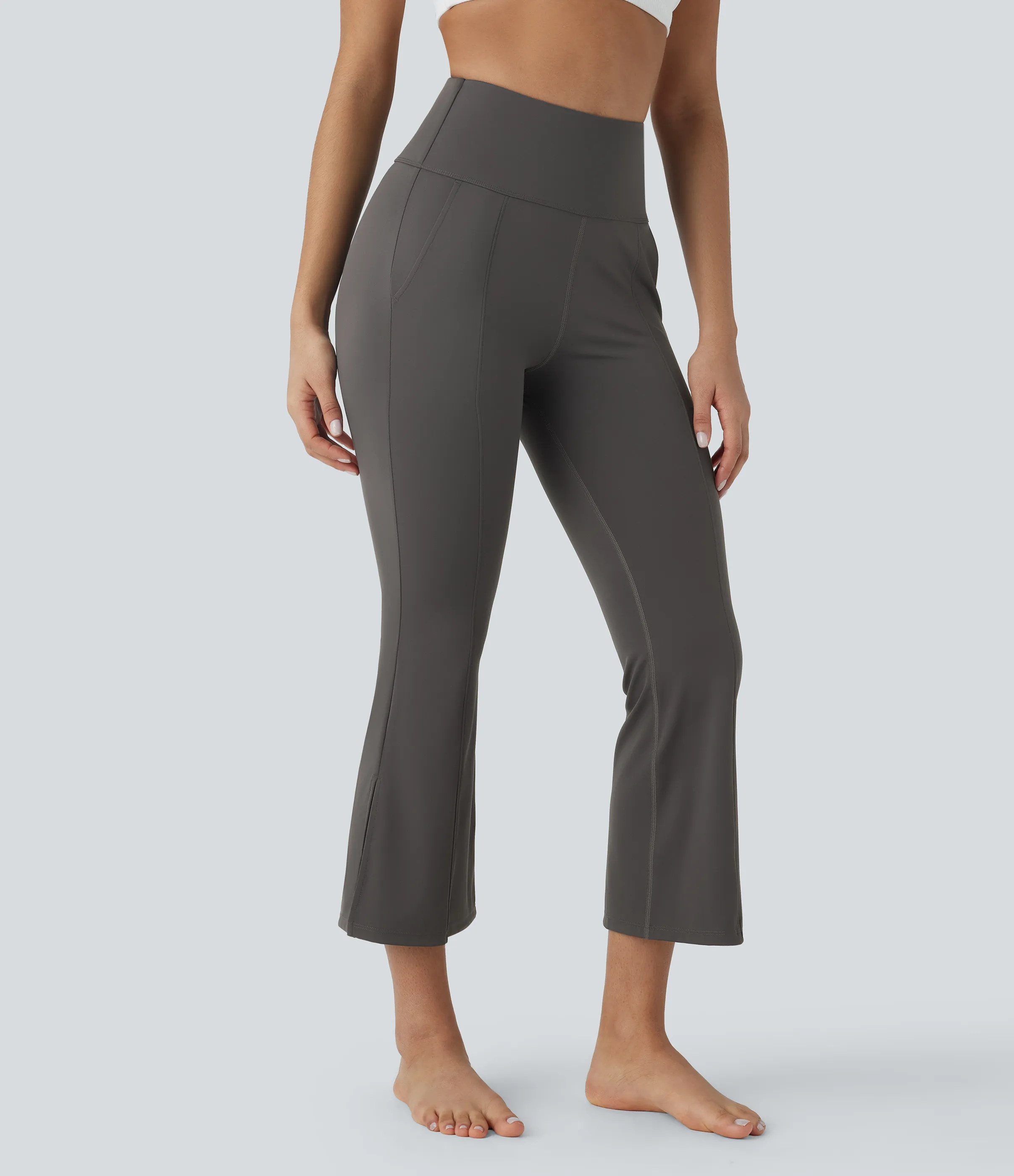 Halara Leggings capri yoga tiro alto bolsillo lateral abertura ligeramente acampanado - Dark Grey - XS(regular) sold by Halara product image thumbnail 2