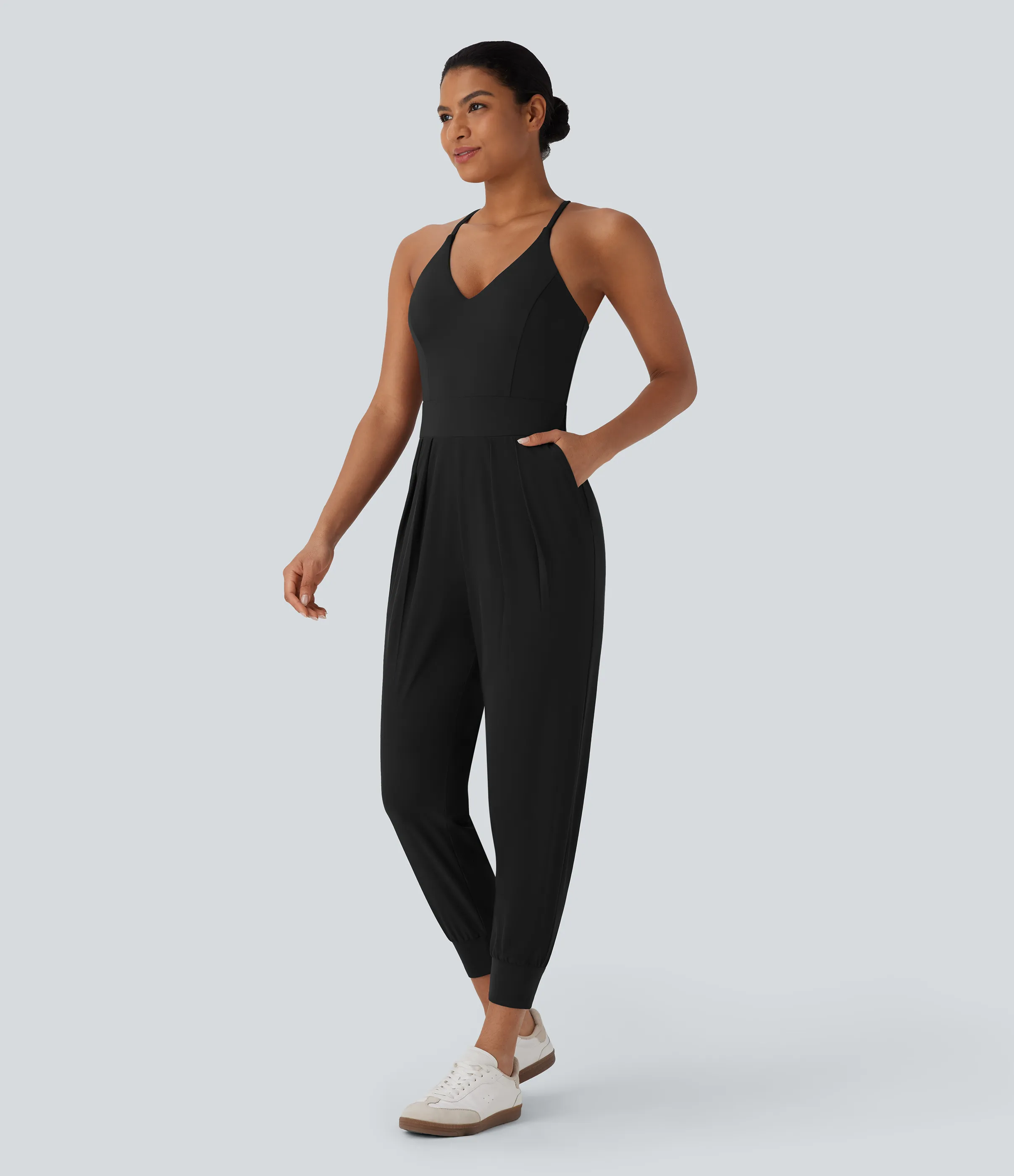 Halara Mono deportivo casual Breezeful™ de secado rápido en corte cónico con espalda abierta con tirantes ajustables, cremallera invisible y bolsillos laterales - Black - L(regular) sold by Halara product image thumbnail 4