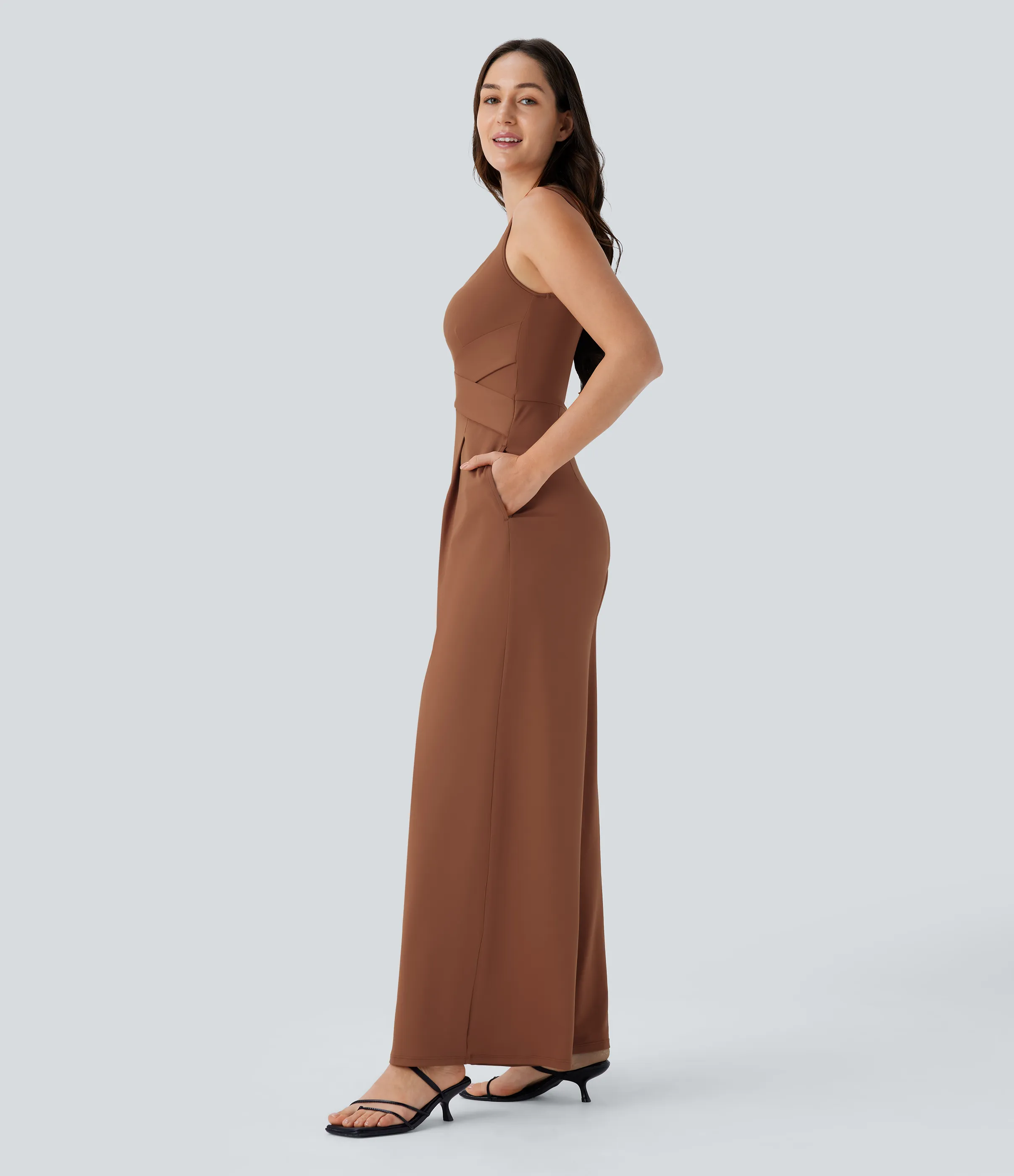 Halara Jumpsuit casual sin mangas con espalda en U y bolsillos - Rust Red - S(tall) sold by Halara product image thumbnail 4