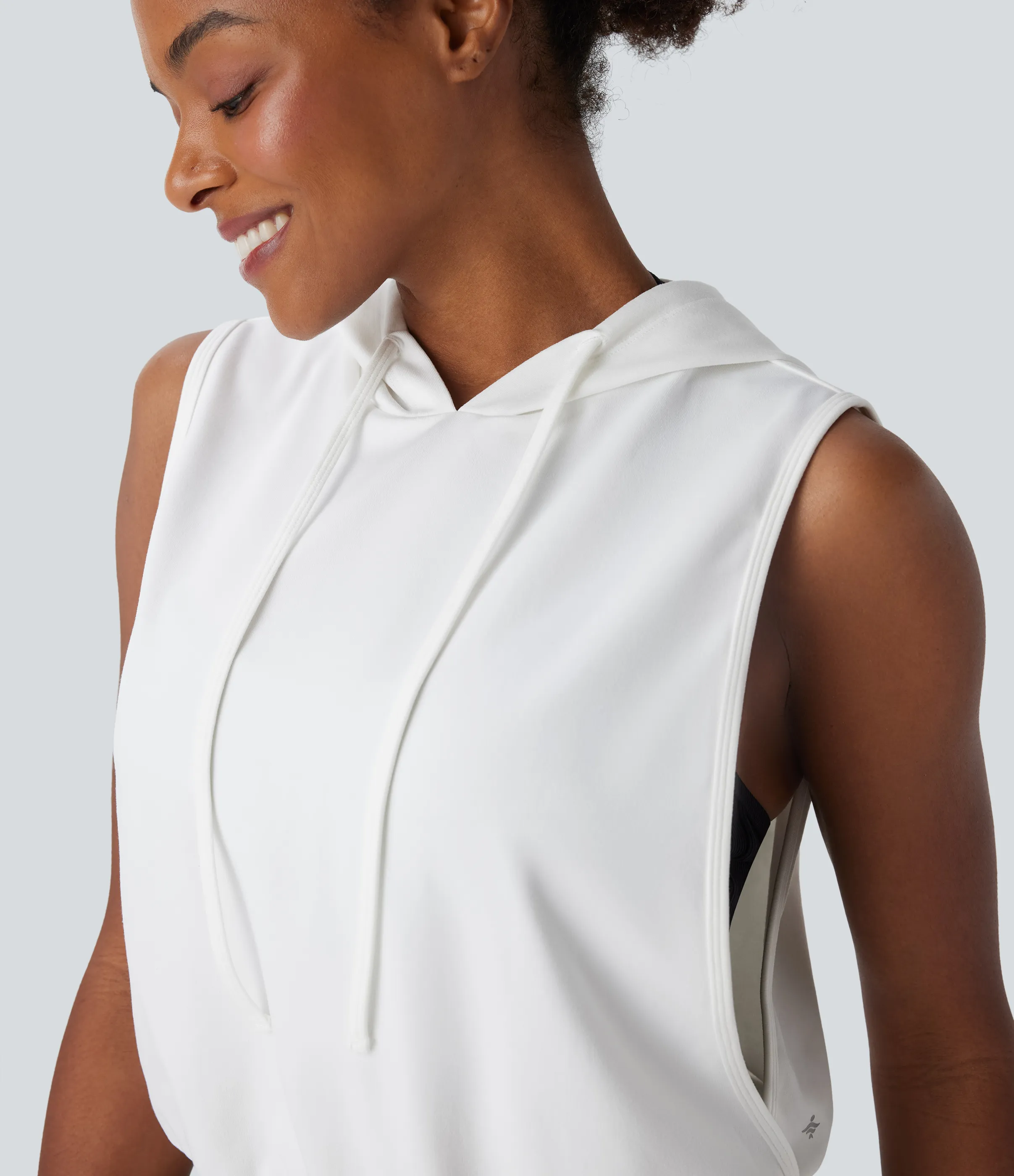 Halara Camiseta sin mangas corta correr capucha cordón ajustable - White - XL sold by Halara product image thumbnail 5