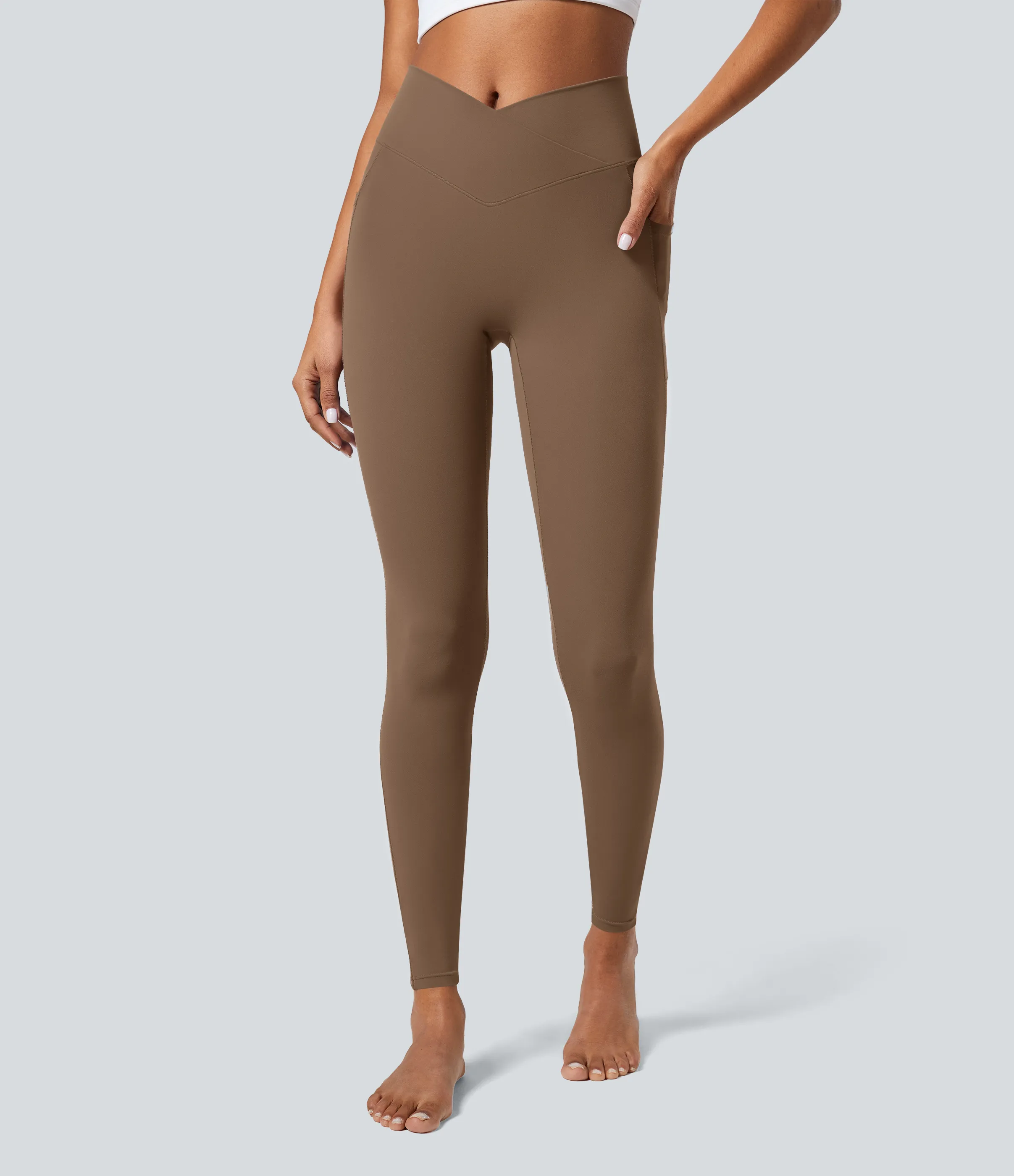 Halara Leggings Softlyzero™ liso bolsillo cruzado - Muted Brown - M(full_length) sold by Halara