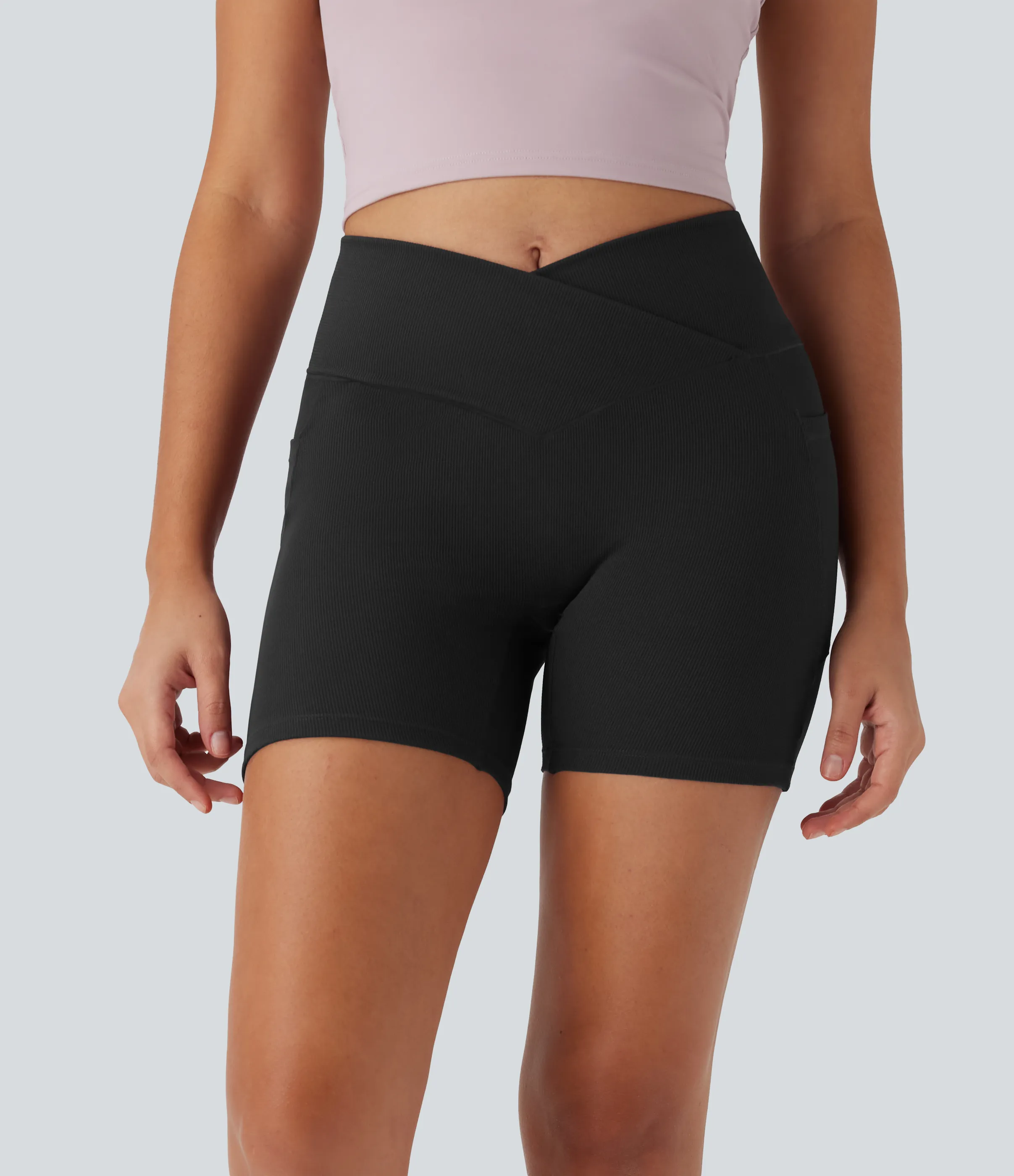 Halara Shorts de yoga tipo biker de tiro alto con bolsillos laterales cruzados en tela de gofre de 12,7cm - Black - L sold by Halara