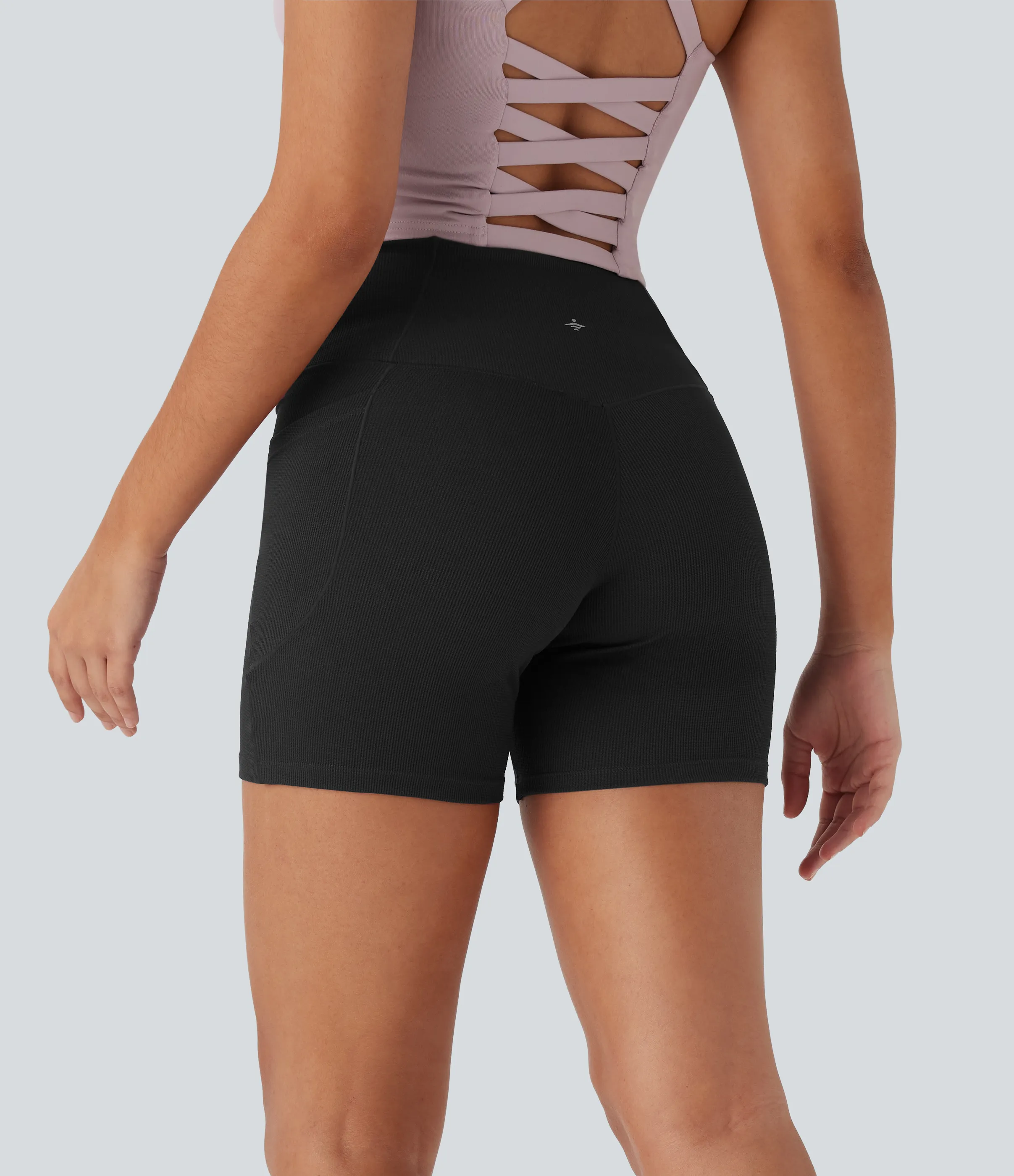 Halara Shorts de yoga tipo biker de tiro alto con bolsillos laterales cruzados en tela de gofre de 12,7cm - Black - L sold by Halara product image thumbnail 3