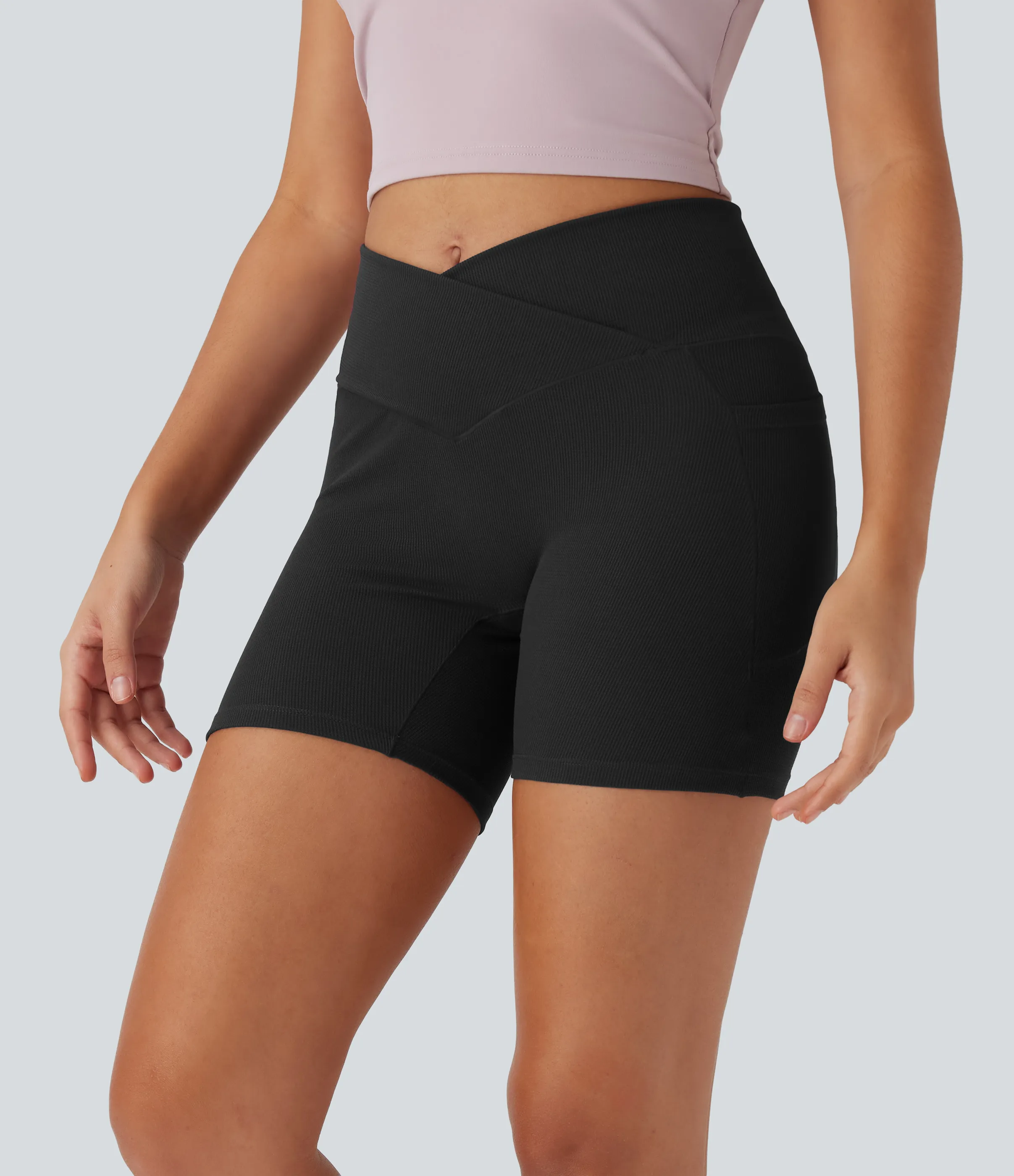 Halara Shorts de yoga tipo biker de tiro alto con bolsillos laterales cruzados en tela de gofre de 12,7cm - Black - L sold by Halara product image thumbnail 4