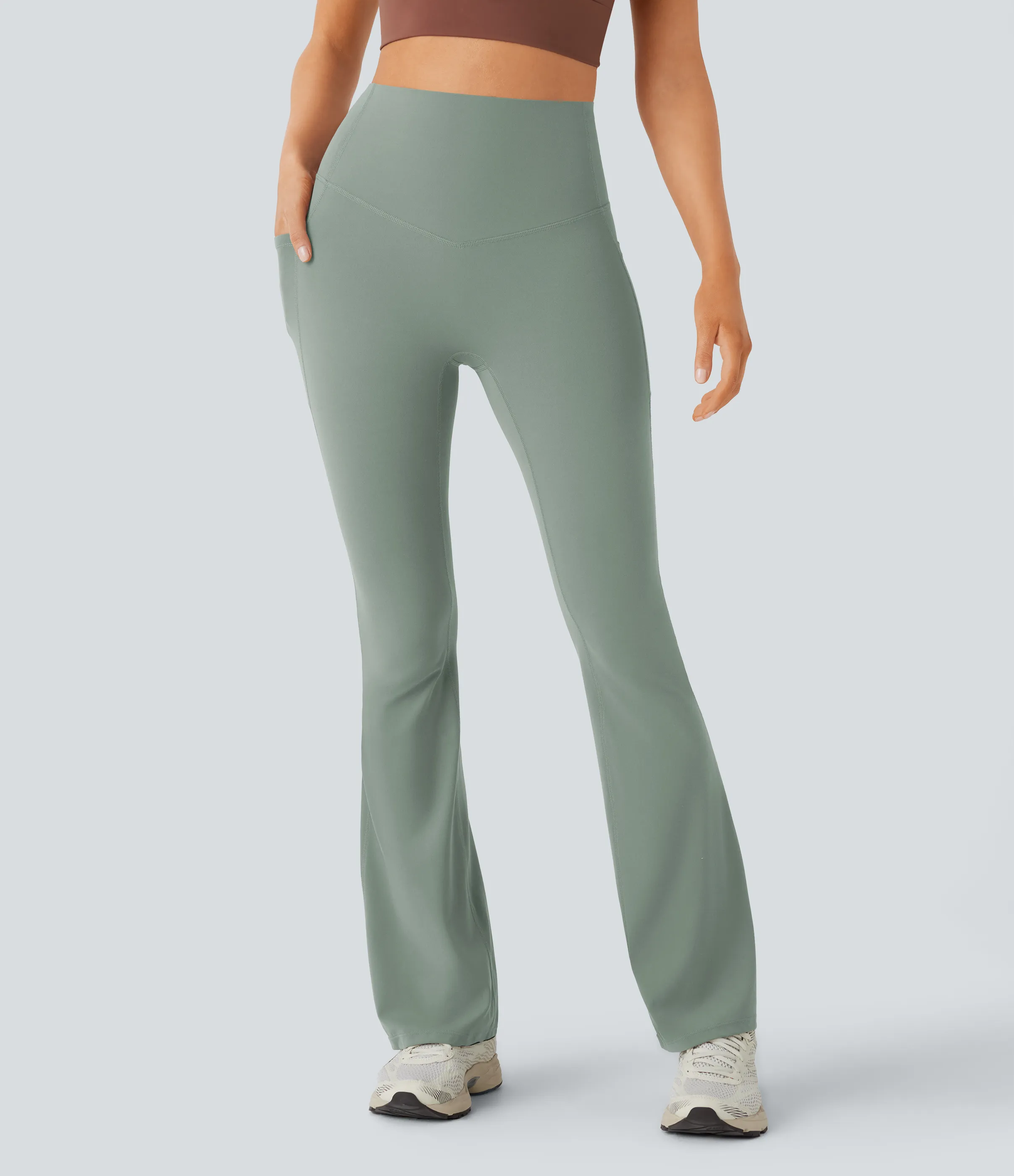Halara Leggings SoCinched UltraSculpt yoga Bootcut tiro alto control abdomen bolsillo lateral moldeador - Iceberg Green - XS(regular) sold by Halara product image thumbnail 4