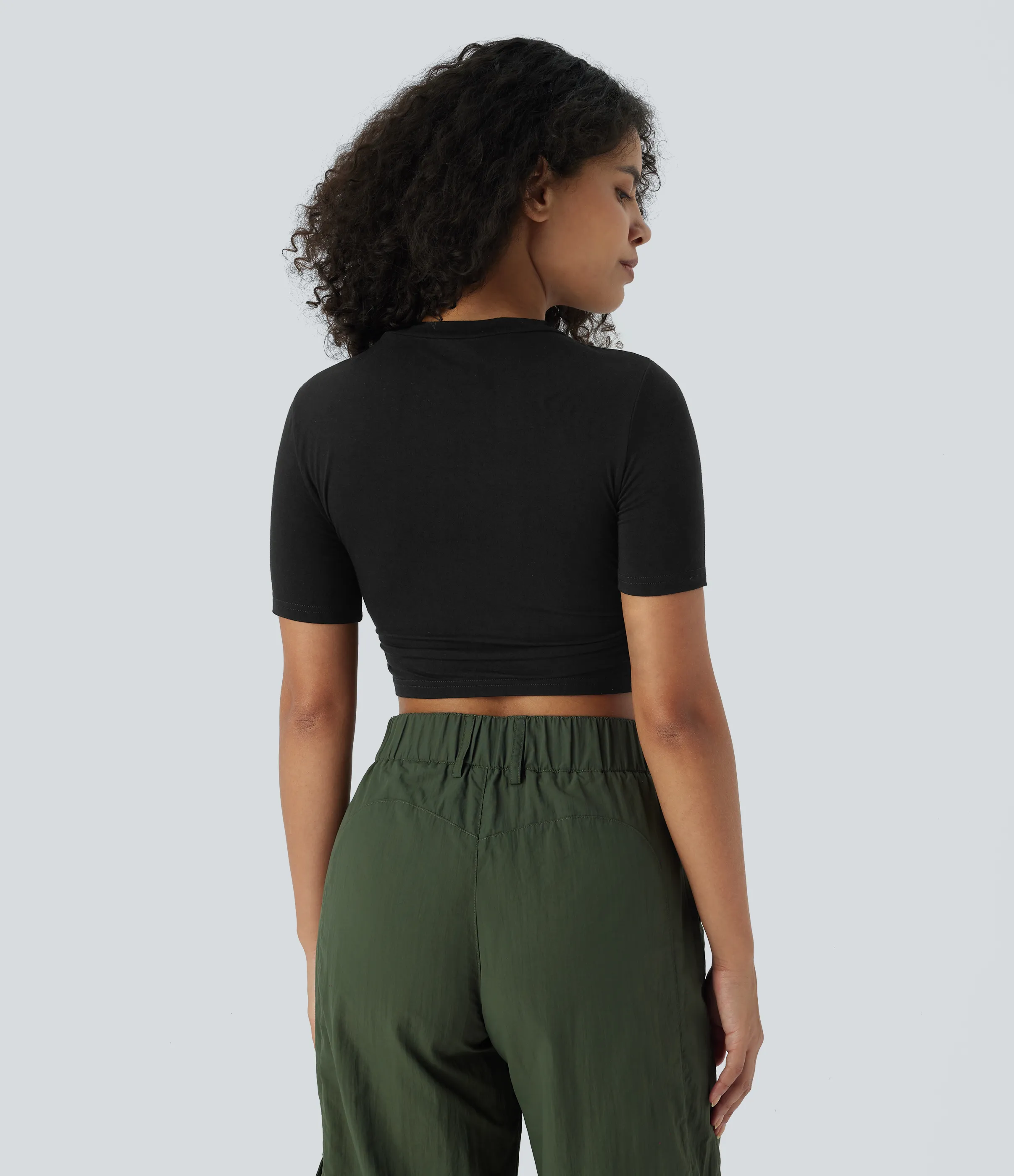 Halara Camiseta recortada ajustada pliegue manga corta cuello redondo - Black - M sold by Halara product image thumbnail 3