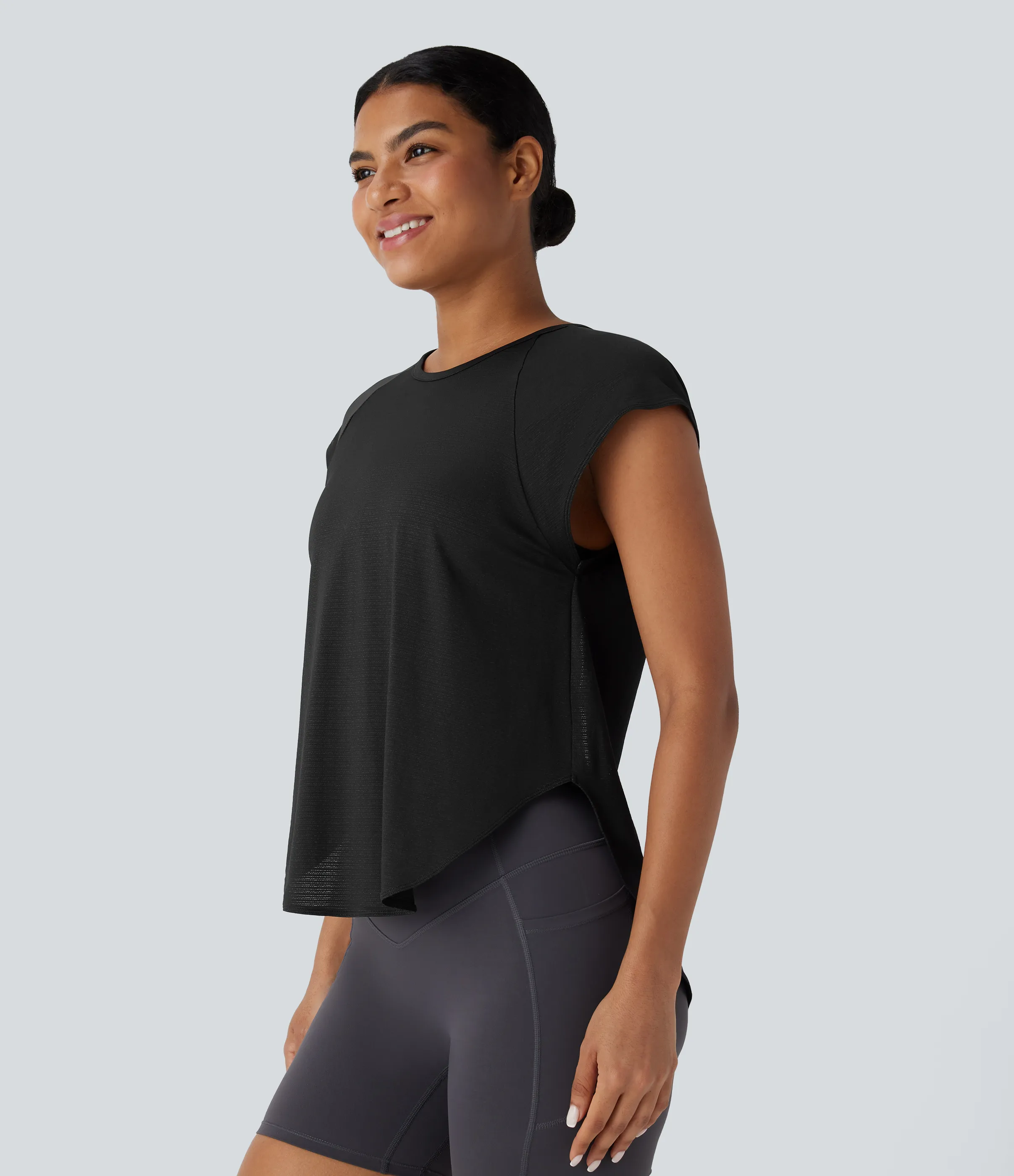 Halara Top deportivo yoga cuello redondo manga corta abertura espalda dobladillo curvo - Black - S sold by Halara product image thumbnail 5