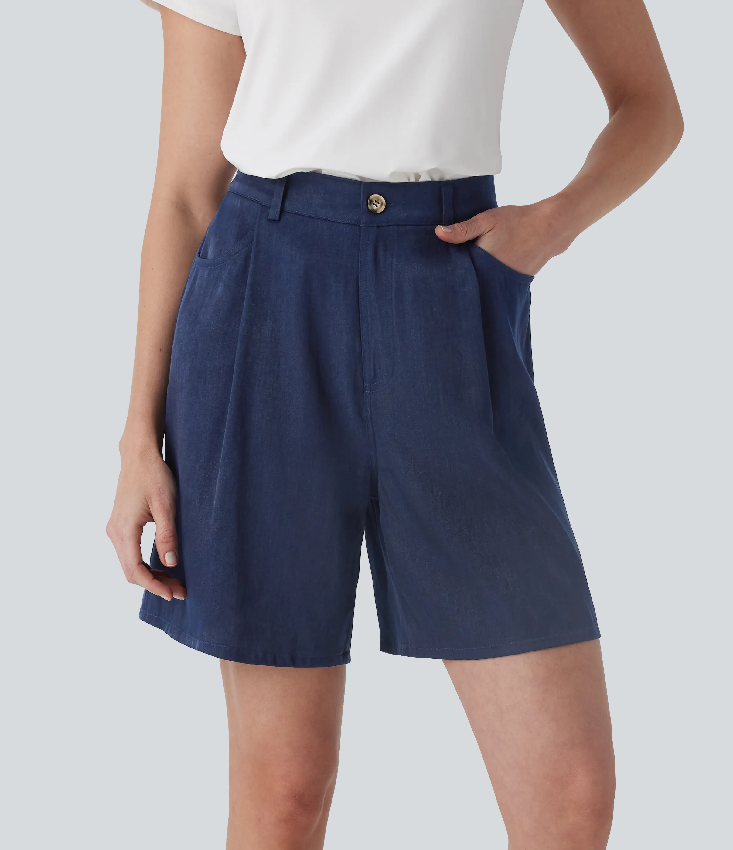 Halara Shorts casuales de tiro alto con bolsillos - Spellbound - M sold by Halara