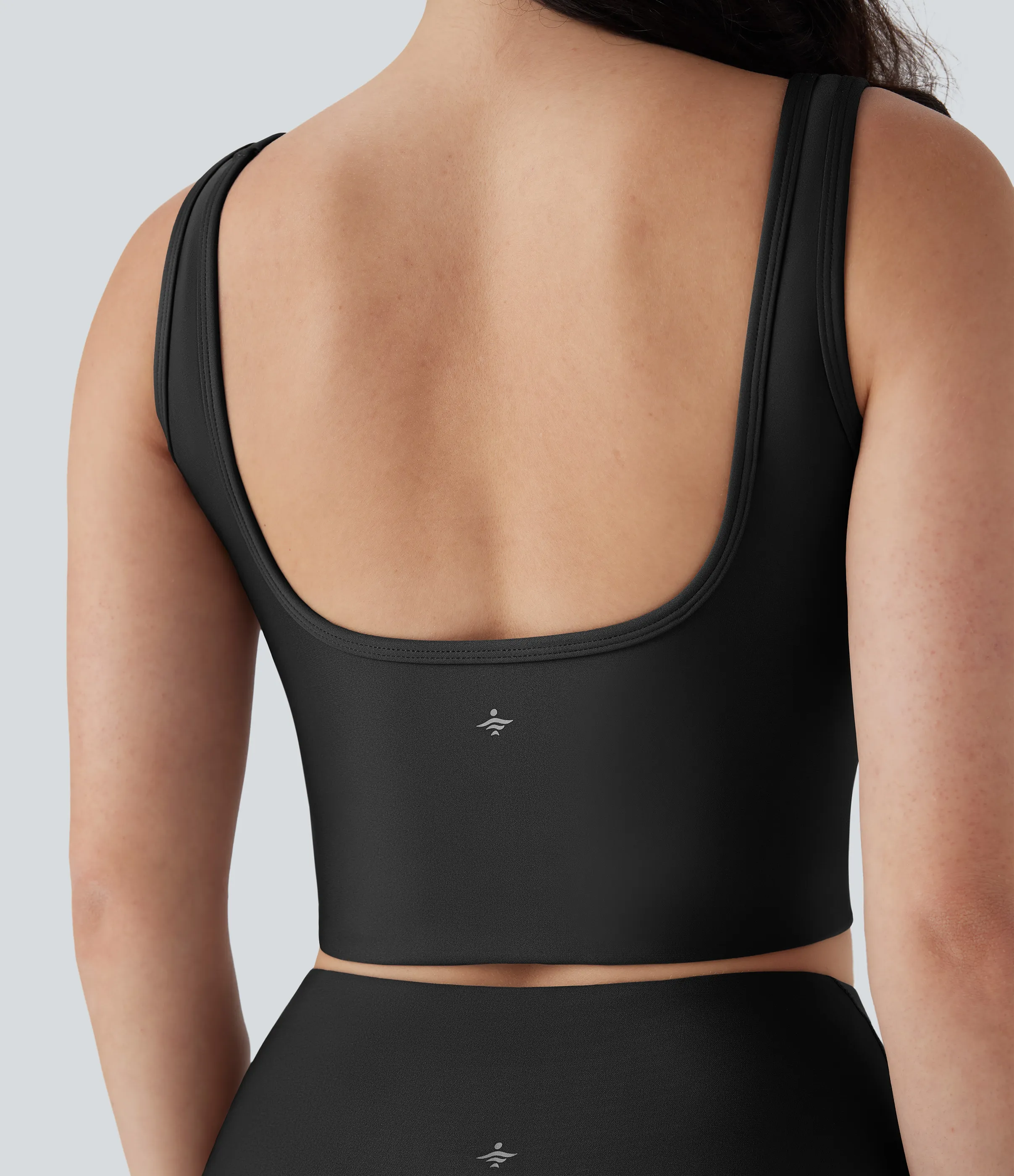 Halara Top corto de yoga con espalda descubierta y tejido brillante - Black - S sold by Halara product image thumbnail 5
