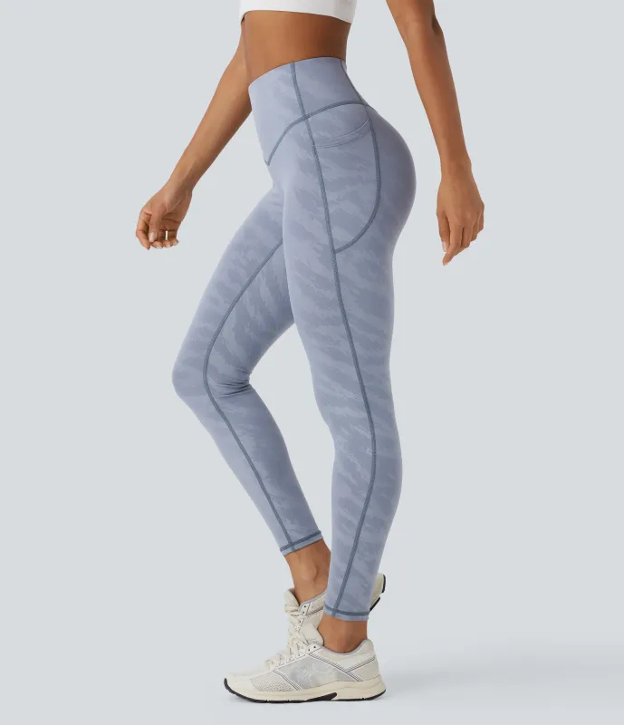 Halara Leggings de yoga de camuflaje de tiro alto con moldeador de abdomen y bolsillos en longitud 7/8 - Iceberg Camo - XL(regular) made by Halara