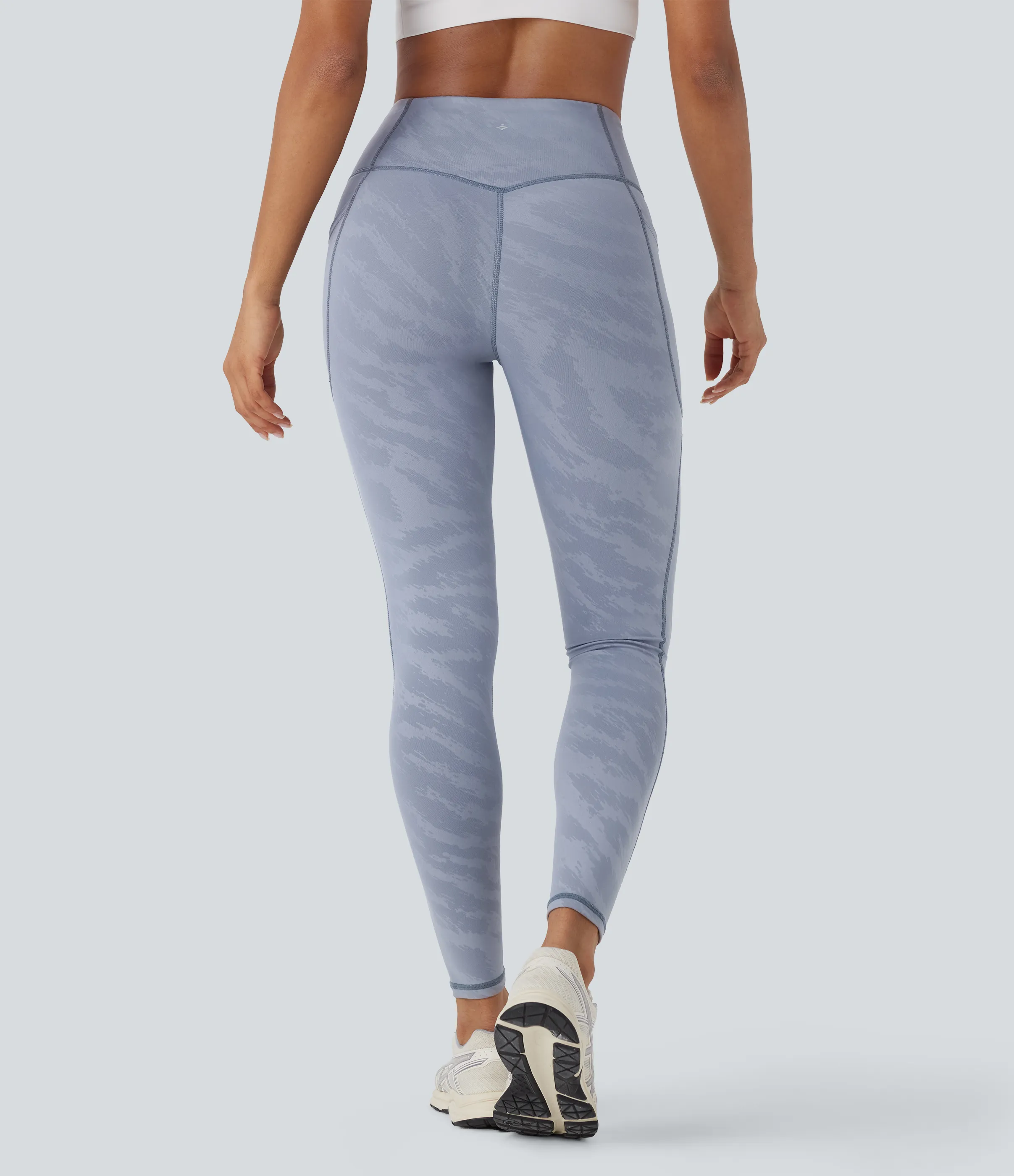 Halara Leggings de yoga de camuflaje de tiro alto con moldeador de abdomen y bolsillos en longitud 7/8 - Iceberg Camo - XL(regular) sold by Halara product image thumbnail 3