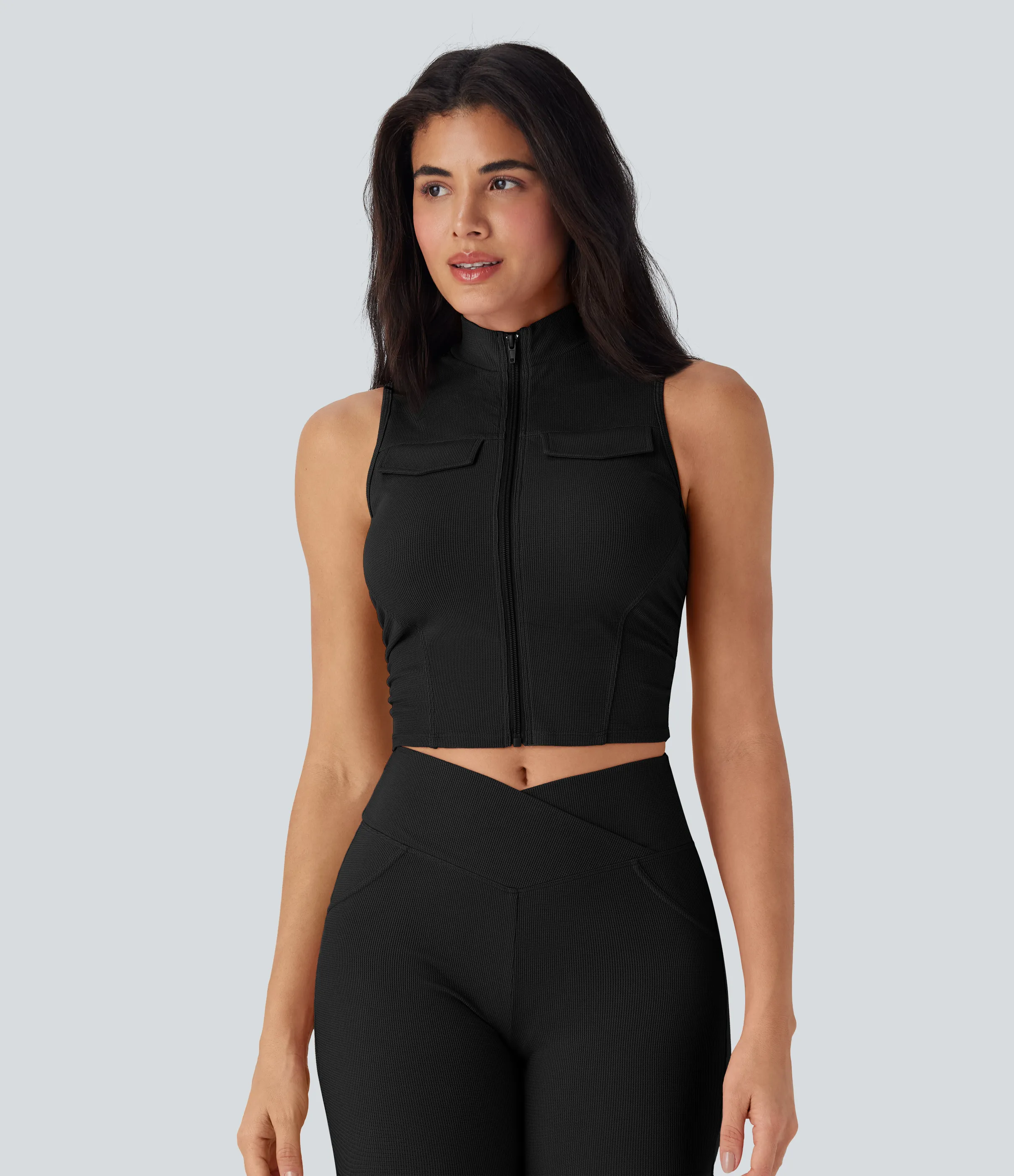 Halara Top de yoga corto ajustado y fruncido con cremallera y cuello alto - Black - M sold by Halara