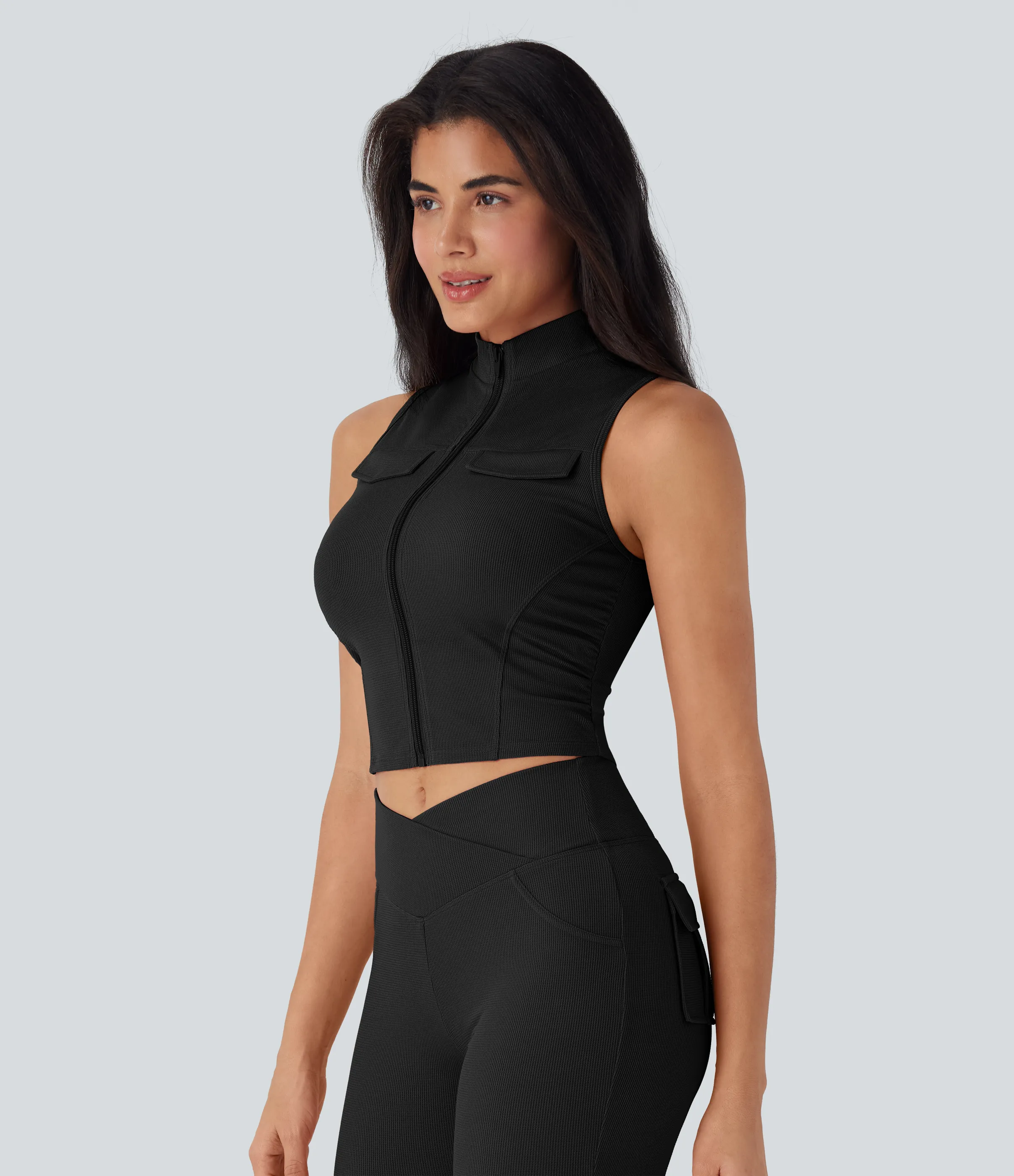 Halara Top de yoga corto ajustado y fruncido con cremallera y cuello alto - Black - M sold by Halara product image thumbnail 4