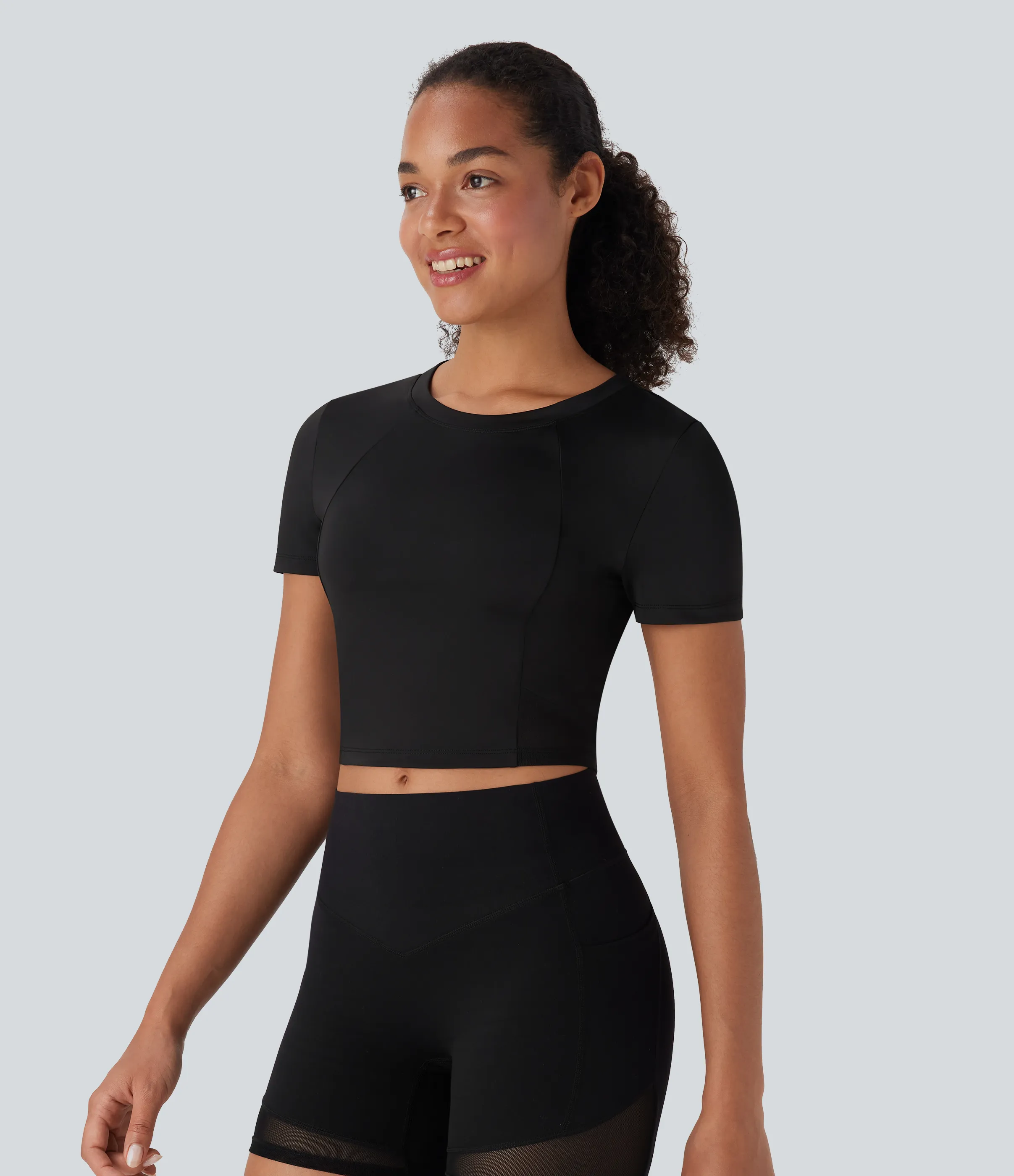 Halara Top deportivo corto de manga corta para yoga de tejido en contraste con cuello redondo de manga corta - Black - XL sold by Halara product image thumbnail 4