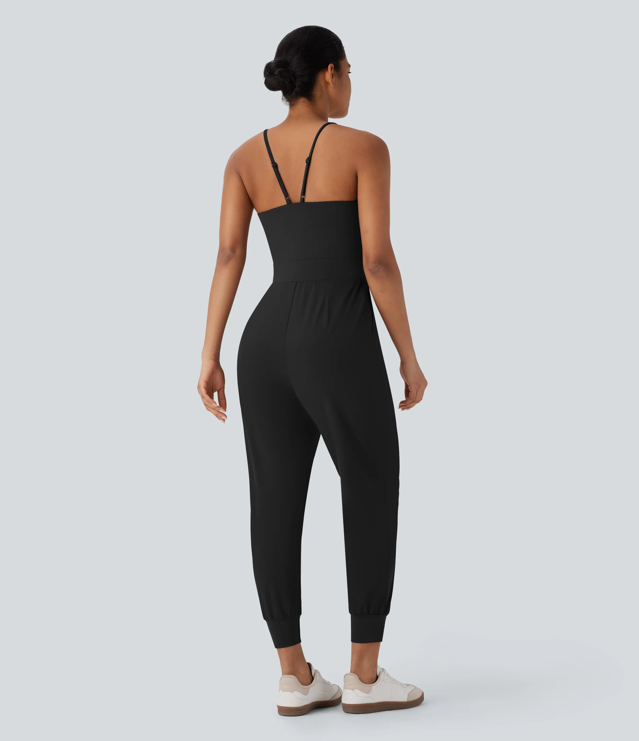 Halara Mono deportivo casual Breezeful™ de secado rápido en corte cónico con espalda abierta con tirantes ajustables, cremallera invisible y bolsillos laterales - Black - M(regular) sold by Halara product image thumbnail 3