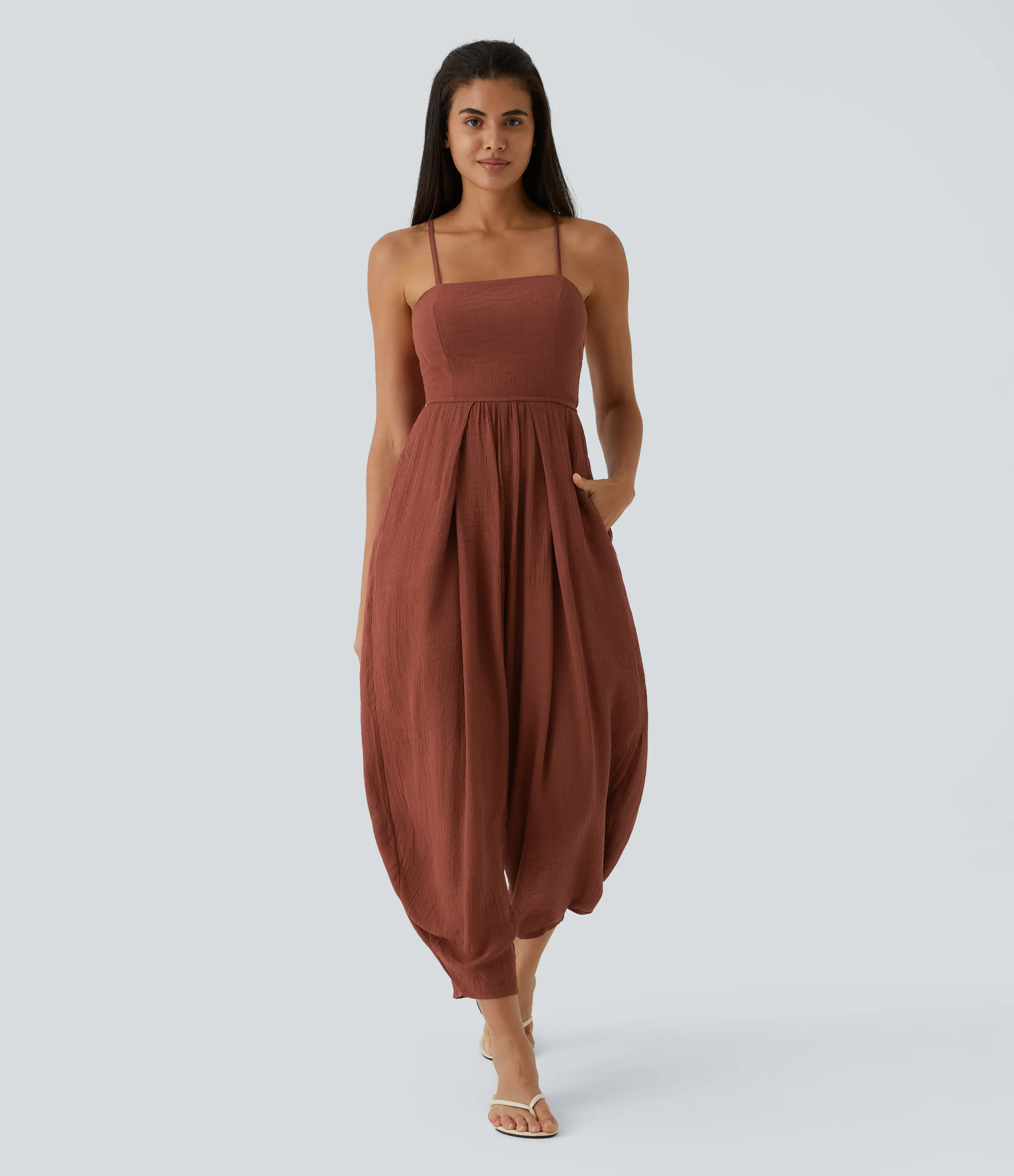 Halara Mono plisado con tirantes finos de espalda descubierta con bolsillo lateral y botones - Brandy Snifter - M(petite) sold by Halara product image thumbnail 2