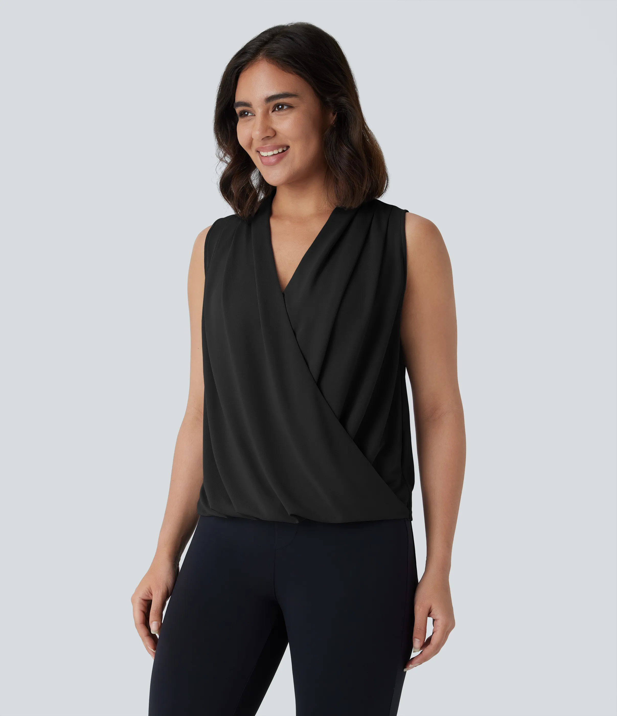 Halara Blusa oficina cruzada sin mangas botón cuello V - Black - XS sold by Halara product image thumbnail 4