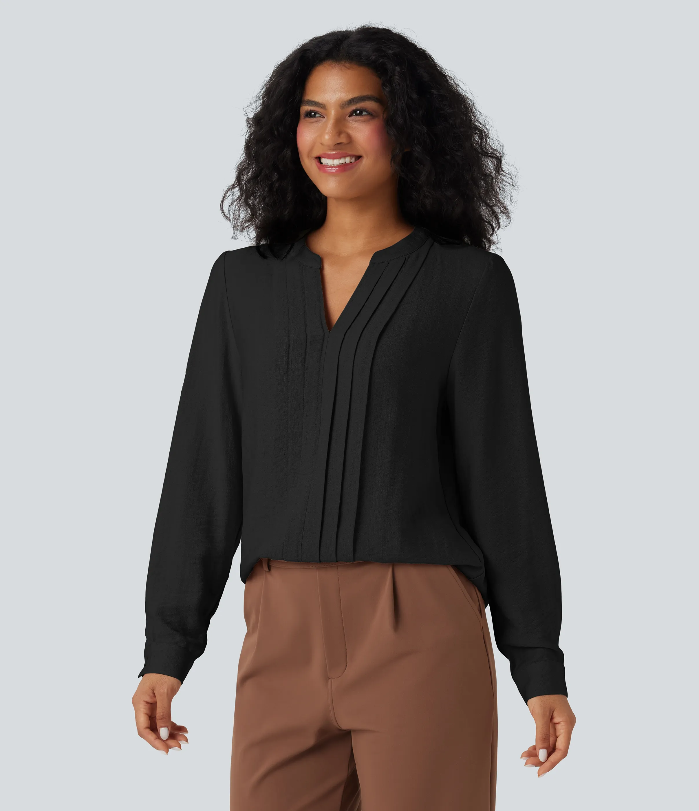 Halara Blusa de oficina plisada de corte relajado con cuello en V y manga larga - Black - M sold by Halara