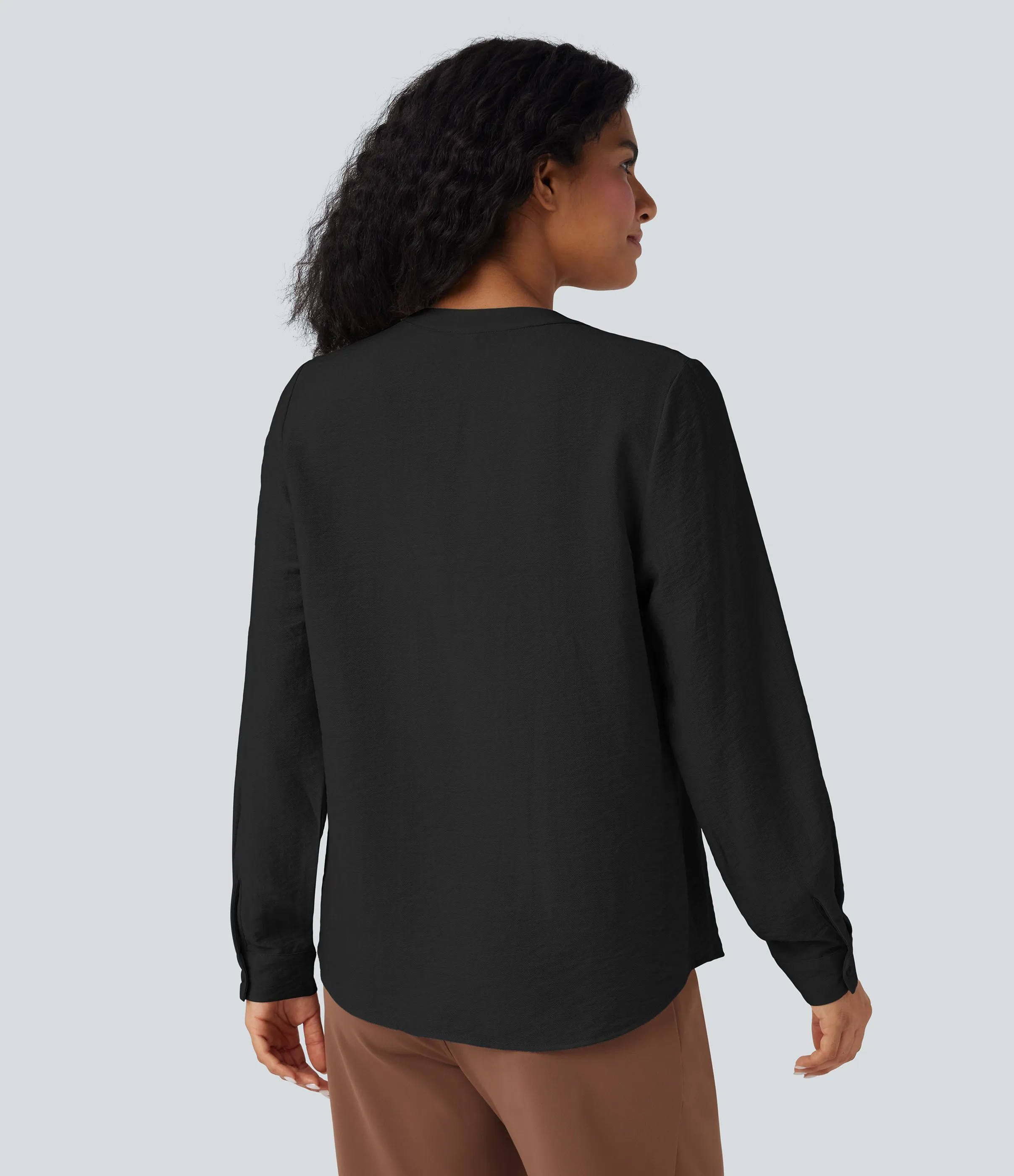 Halara Blusa de oficina plisada de corte relajado con cuello en V y manga larga - Black - M sold by Halara product image thumbnail 3