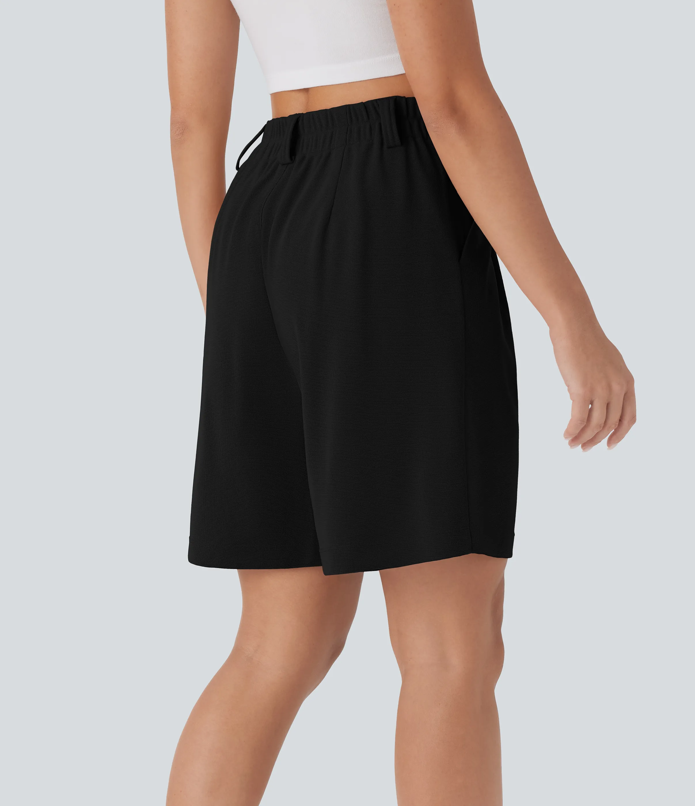 Halara Bermudas casuales en tela gofre de tiro alto con bolsillos laterales - Black - S sold by Halara product image thumbnail 3