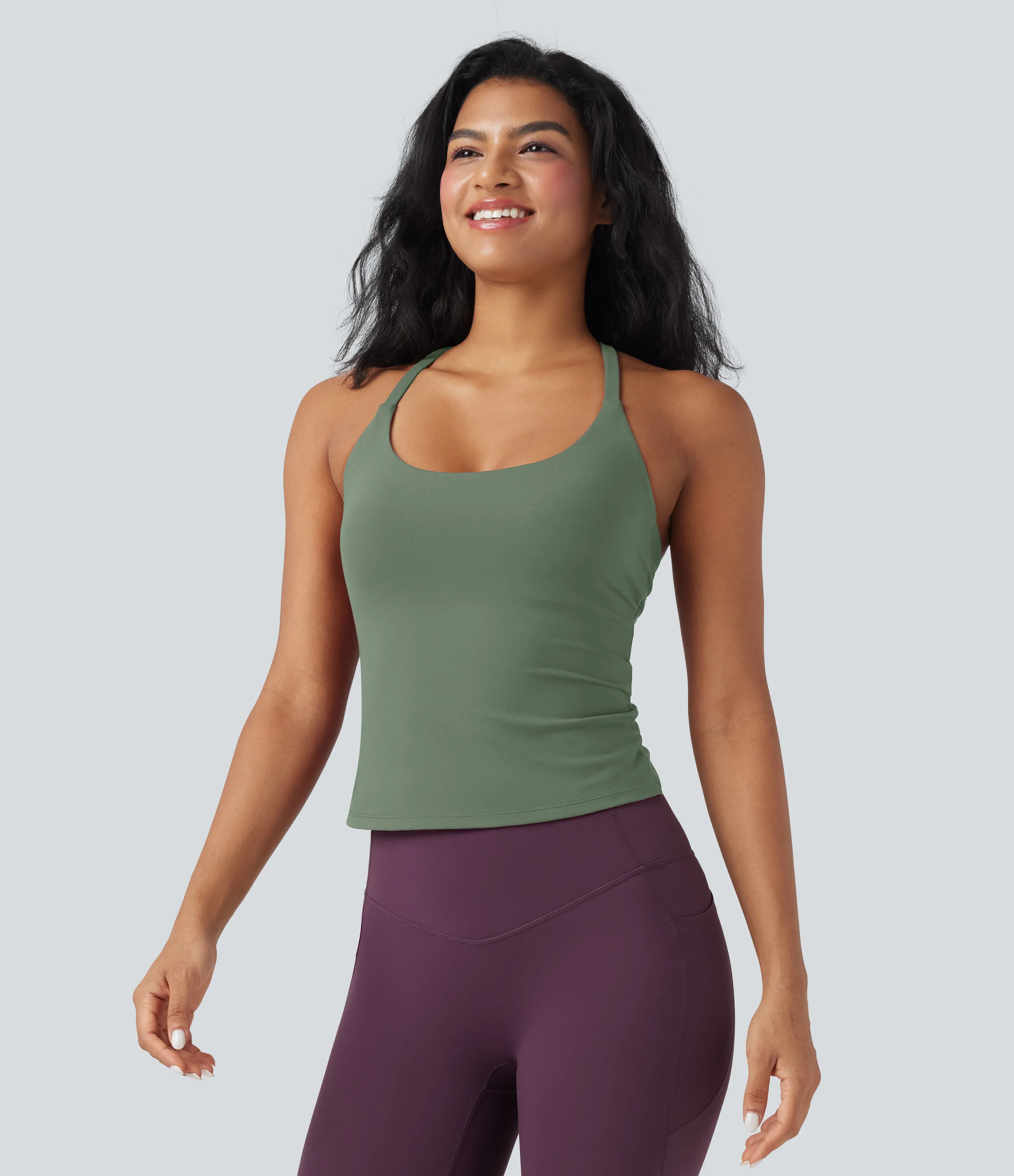 Halara Top de yoga con escote redondo, espalda cruzada y dobladillo cruzado - Hedge Green - XS sold by Halara product image thumbnail 4