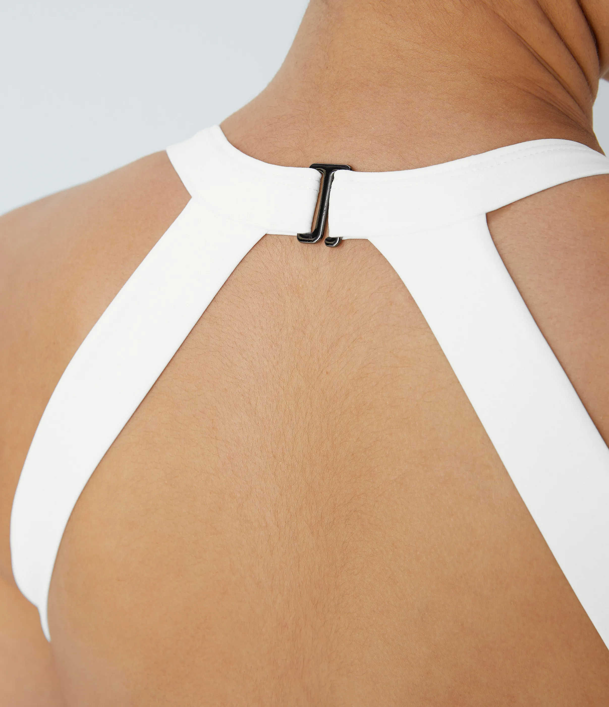 Halara Vestido deportivo sin espalda con diseño retorcido en copas D-F - White - XL sold by Halara product image thumbnail 5