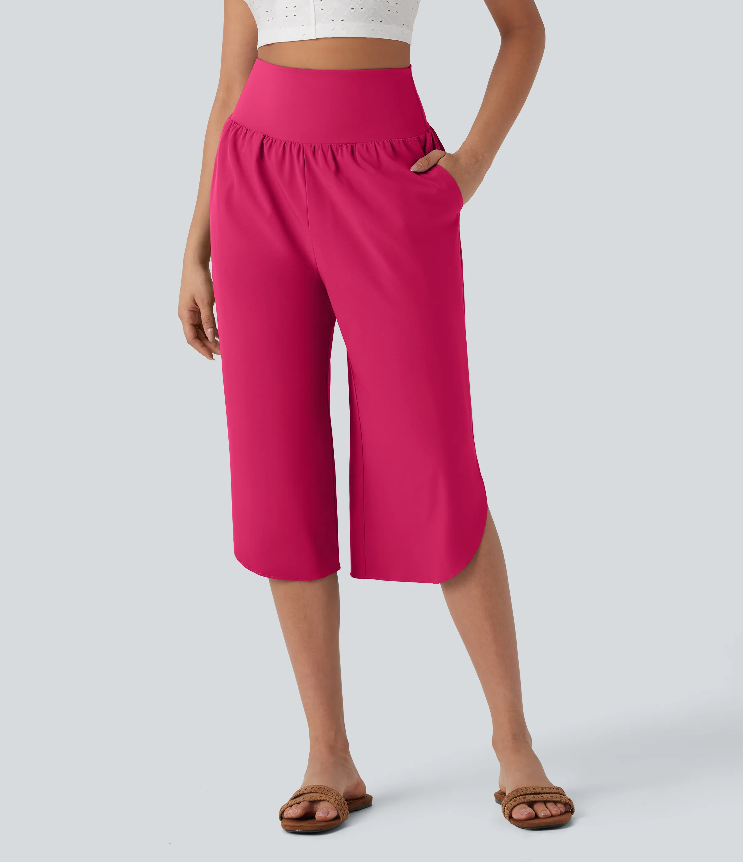 Halara Pantalón Breezeful™ SoCinched Capri Resort tiro alto control abdomen dobladillo dividido secado rápido bolsillo lateral - Bright Rose - S sold by Halara product image thumbnail 4