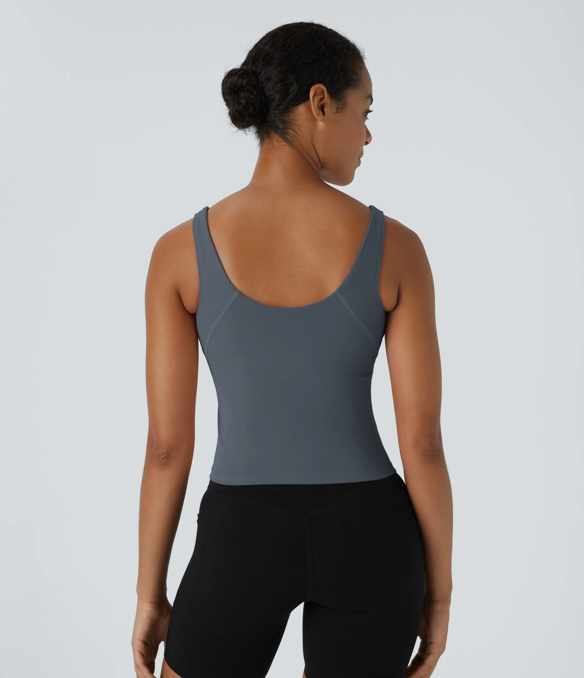 Halara Top largo Softlyzero™ Plush de tirantes con acolchado y cuello en V - Turbulence - XXS sold by Halara product image thumbnail 3