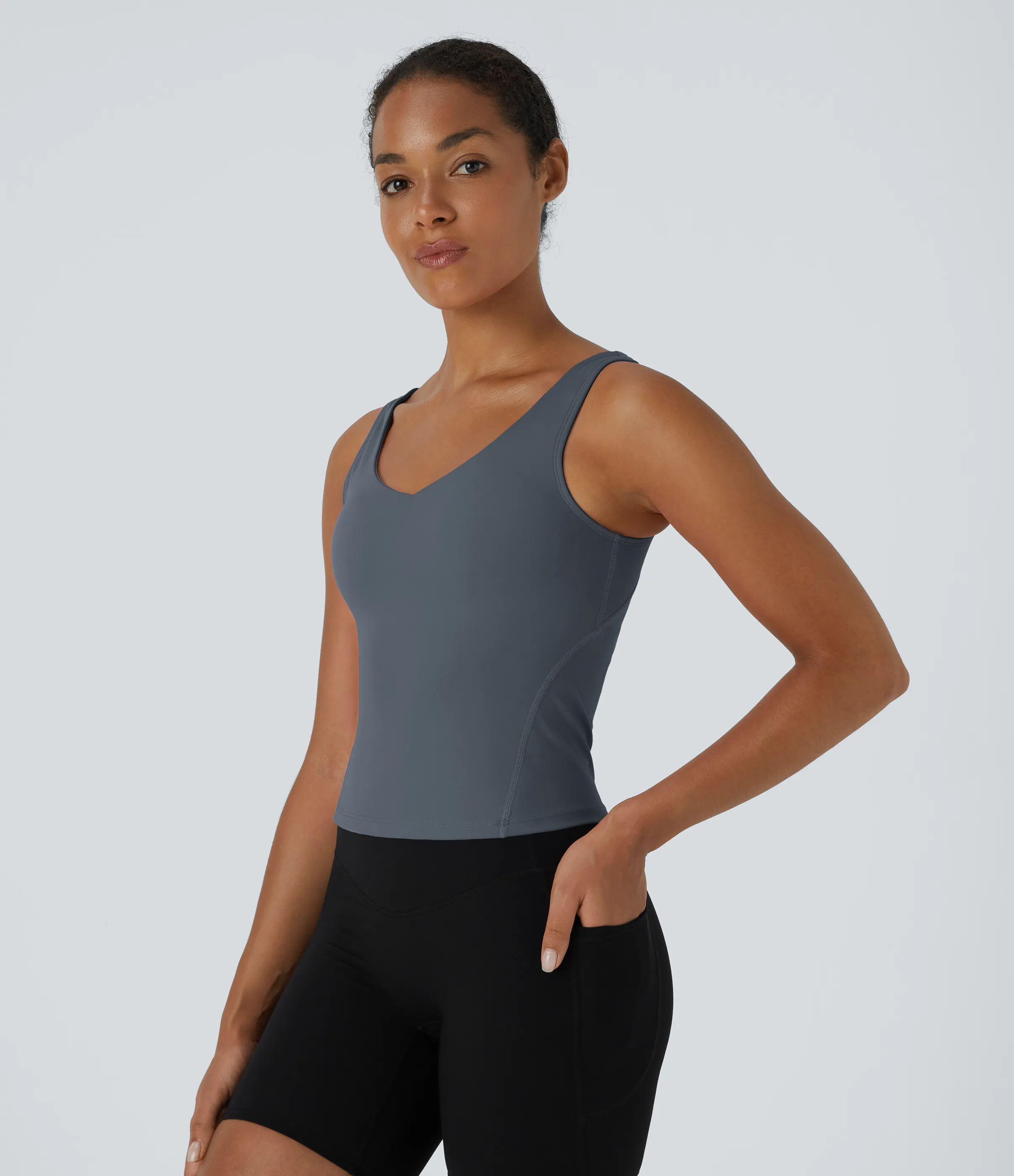 Halara Top largo Softlyzero™ Plush de tirantes con acolchado y cuello en V - Turbulence - XXS sold by Halara product image thumbnail 4