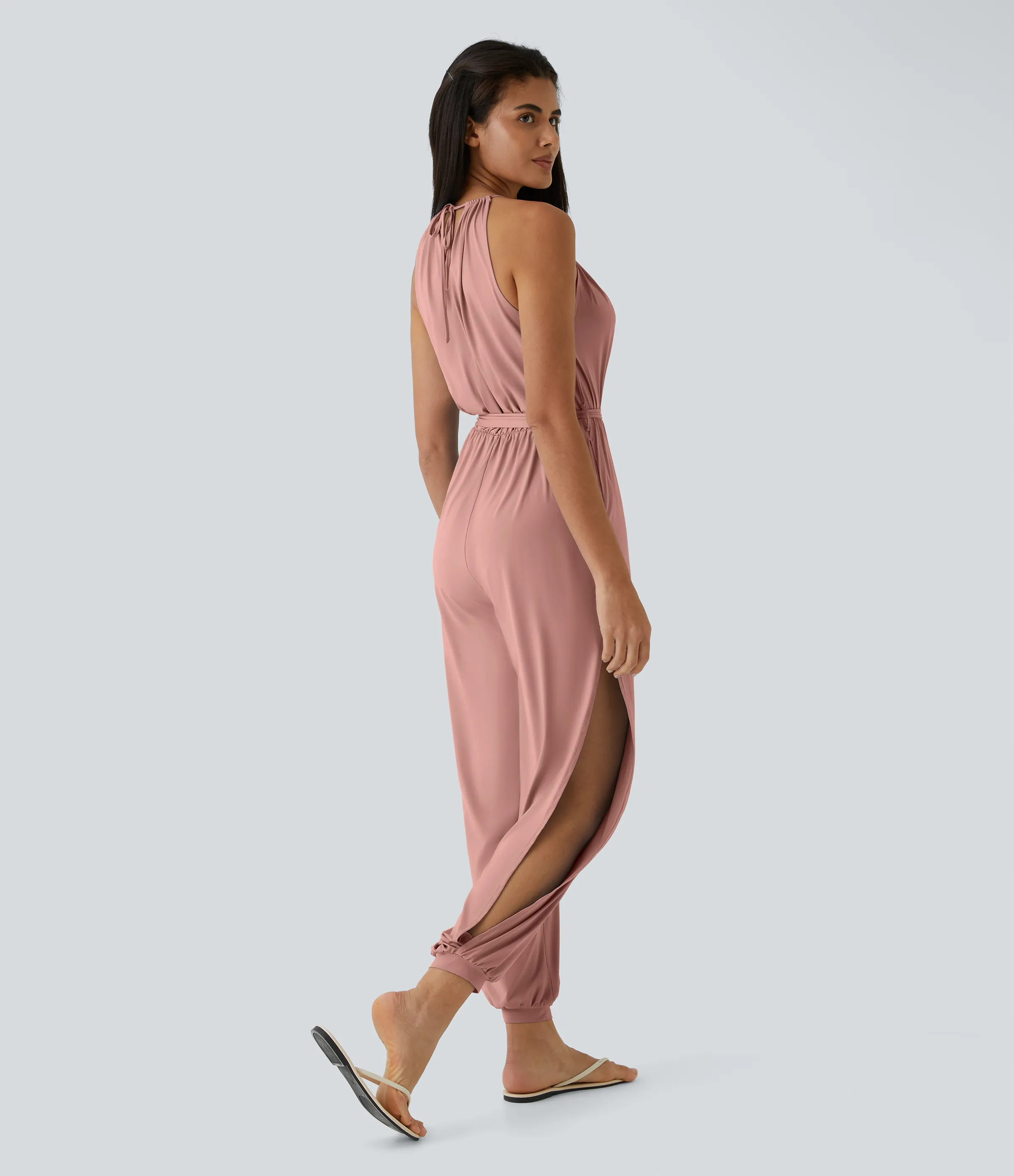 Halara Mono sin manga lazo espalda plisado cinturón bolsillo lateral cut-out tacto fresco Resort - Peach Beige - XS(regular) sold by Halara product image thumbnail 3
