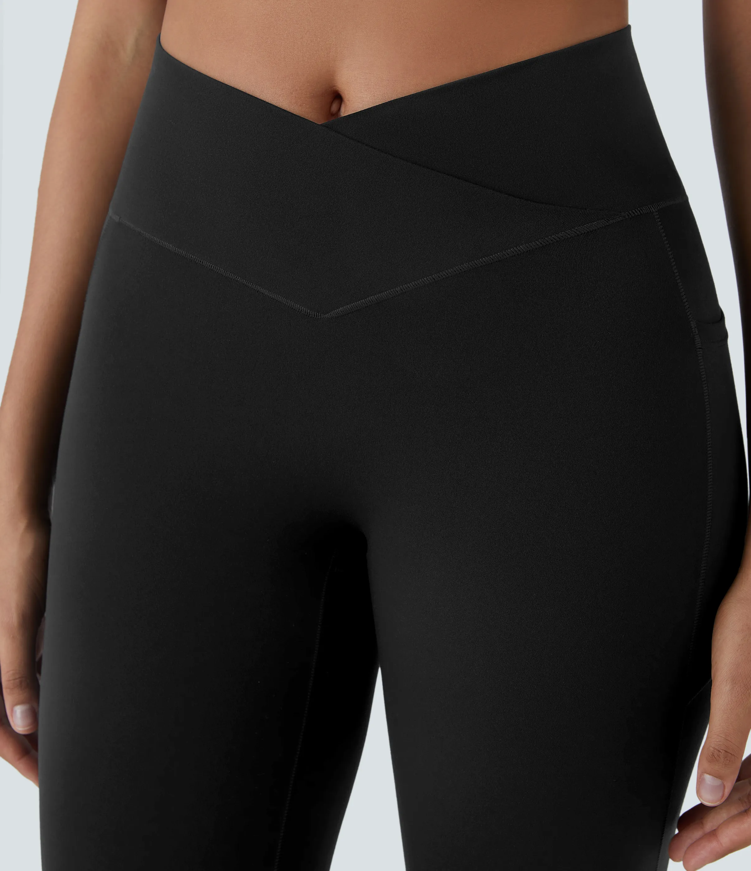 Halara Leggings capri Softlyzero™ yoga bolsillo cruzado tiro alto - Black - XS sold by Halara product image thumbnail 5