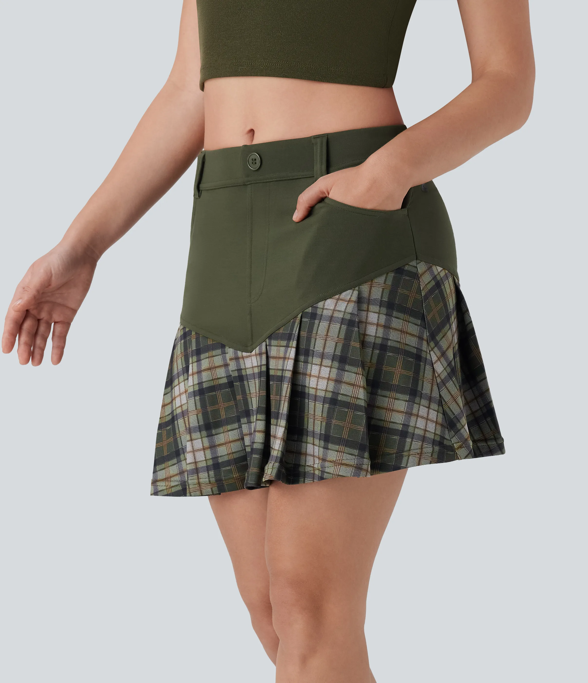 Halara Minifalda casual plisada 2 en 1 de cuadros contrastantes de tiro medio y con bolsillos - Dark Green Plaid - S(regular) sold by Halara product image thumbnail 4