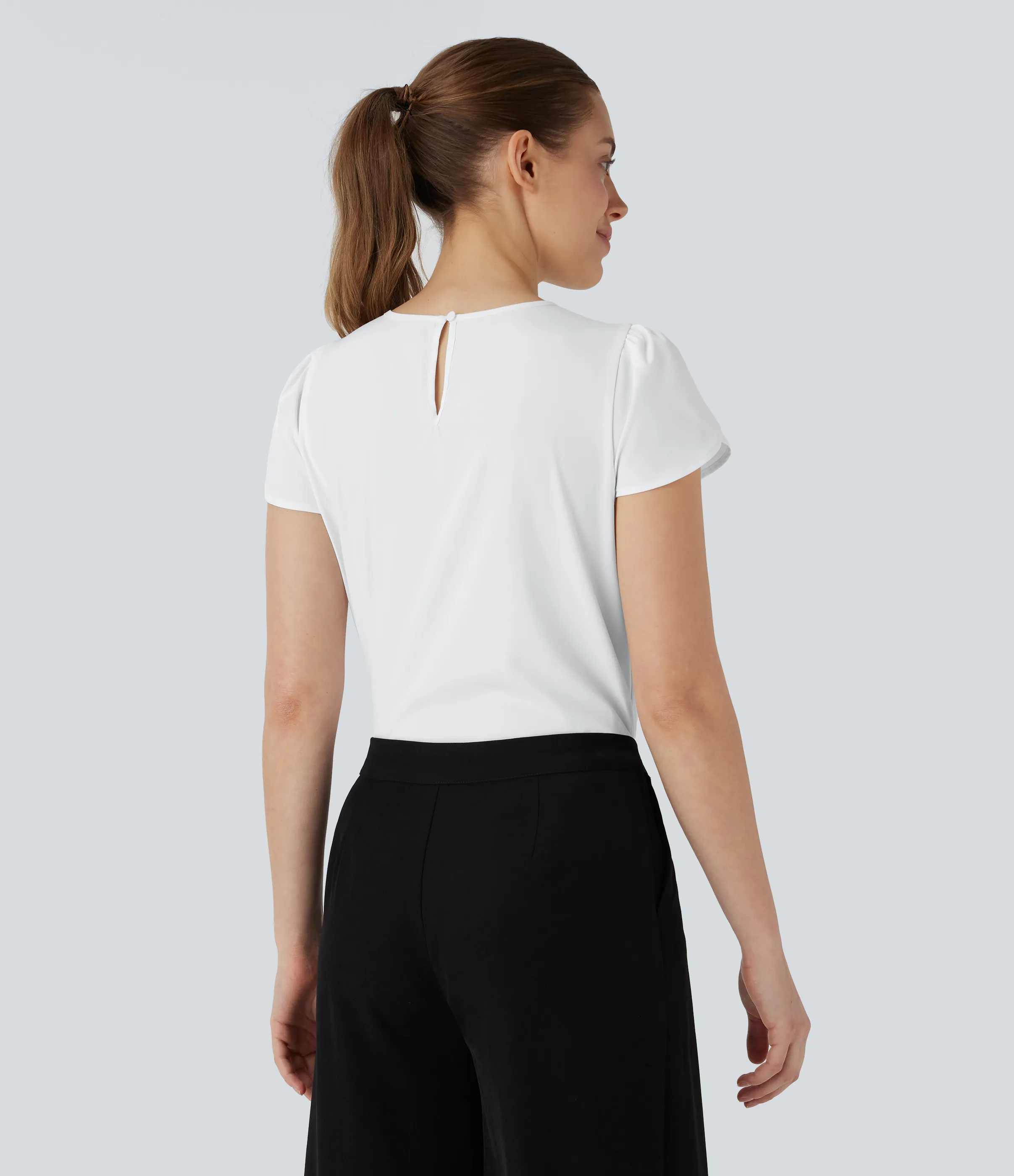 Halara Camiseta Breezeful™ oficina secado rápido cuello redondo manga corta abertura espalda - White - S sold by Halara product image thumbnail 3