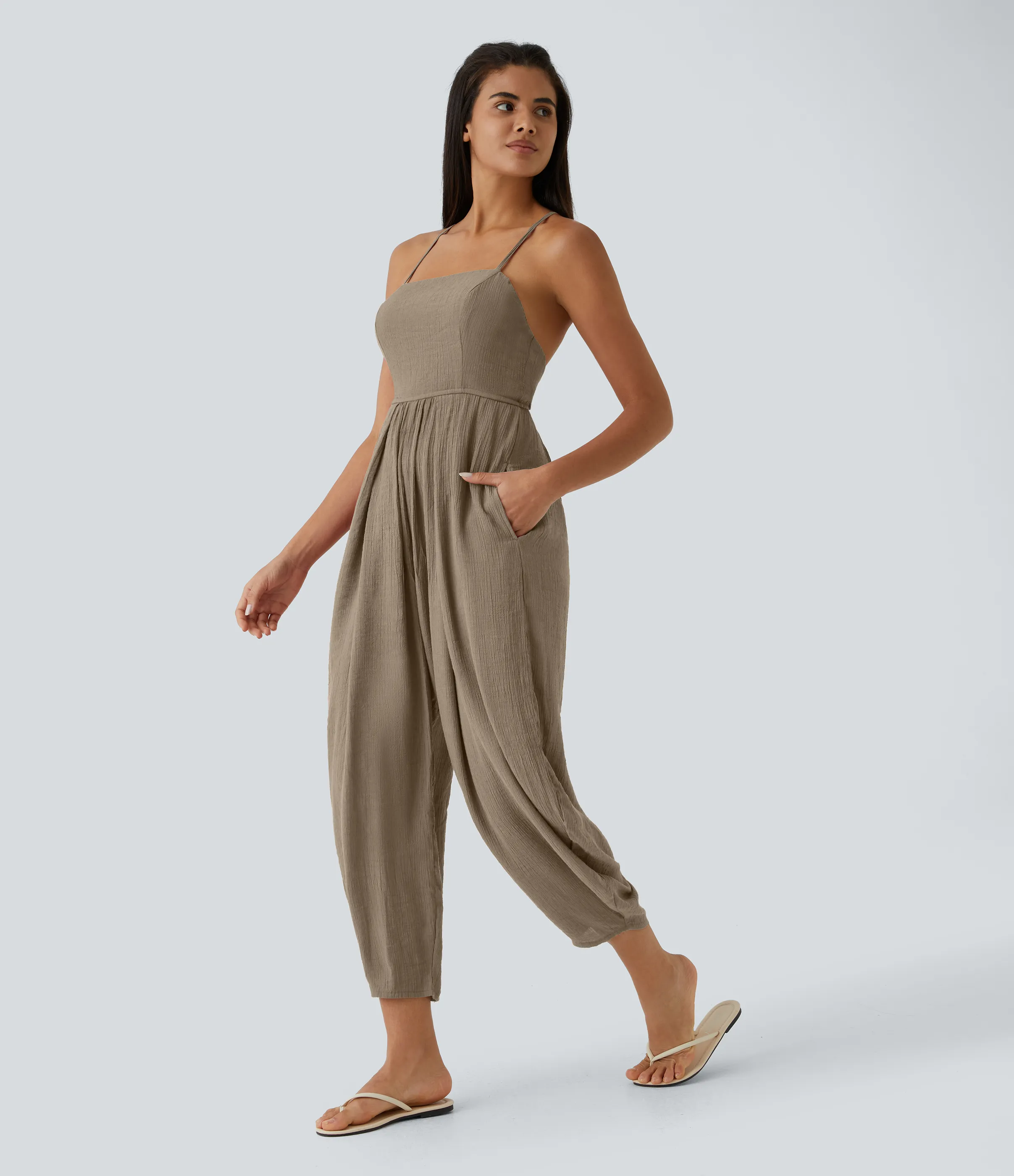 Halara Mono plisado con tirantes finos de espalda descubierta con bolsillo lateral y botones - Khaki Brown - S(regular) sold by Halara product image thumbnail 4