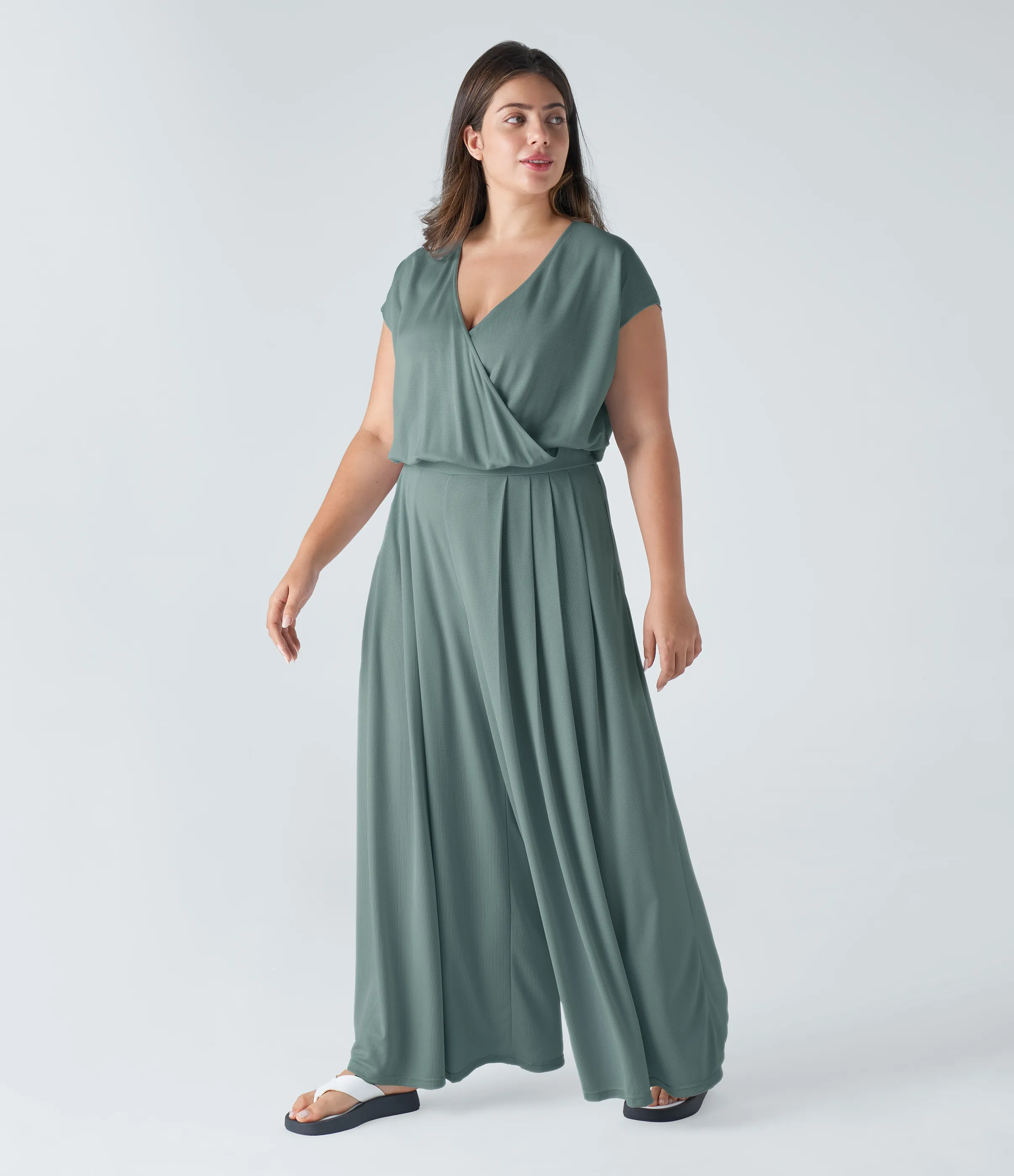 Halara Mono talla grande cuello V manga corta bolsillo lateral plisado pierna ancha gofre fluido - Bronze Stone Green - 1X sold by Halara product image thumbnail 4