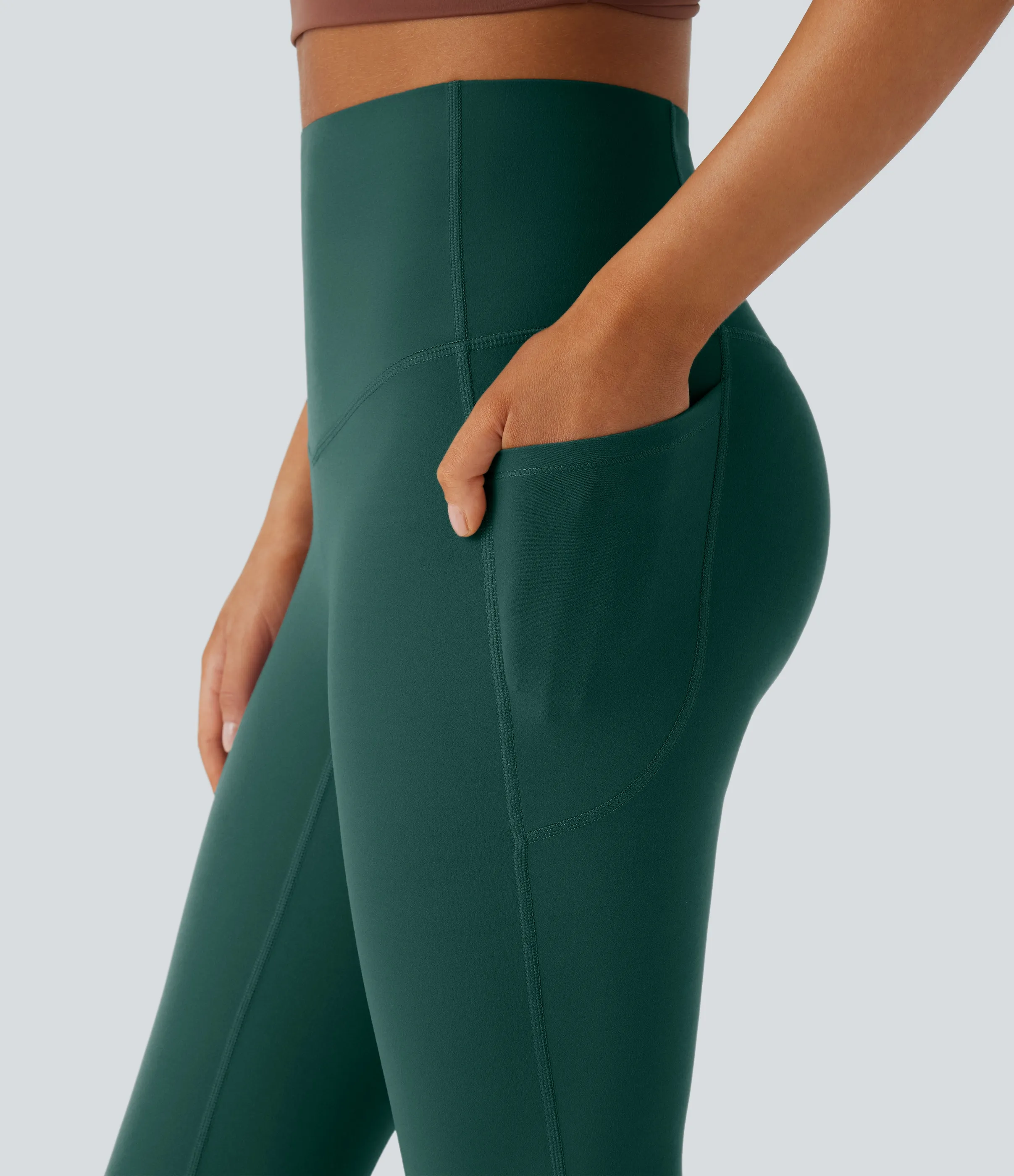 Halara Leggings SoCinched UltraSculpt yoga Bootcut tiro alto control abdomen bolsillo lateral moldeador - June Bug - XS(regular) sold by Halara product image thumbnail 5