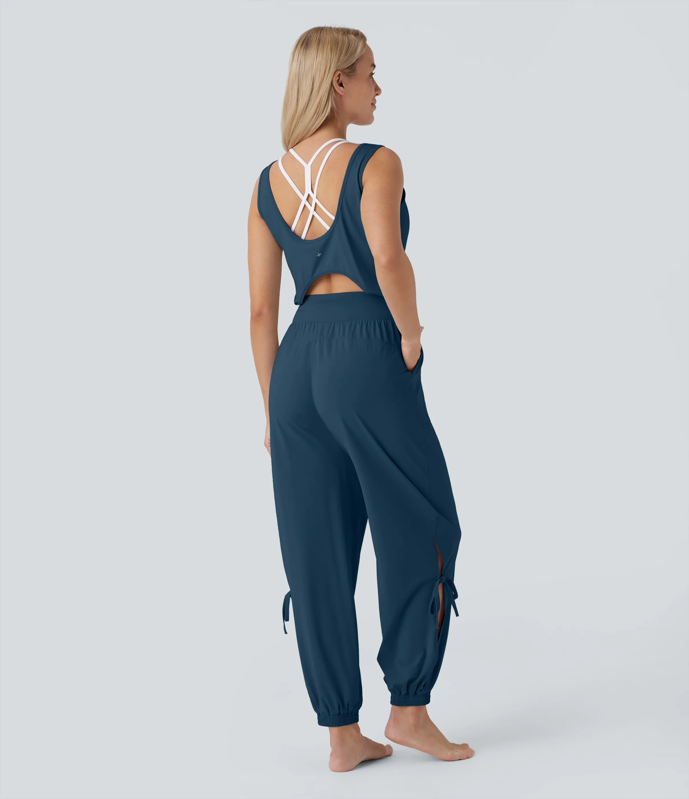 Halara Jumpsuit de yoga sin mangas con espalda descubierta, cordón ajustable y bolsillos laterales de tacto fresco - UPF50+ - Majolica Blue - S(regular) sold by Halara product image thumbnail 5