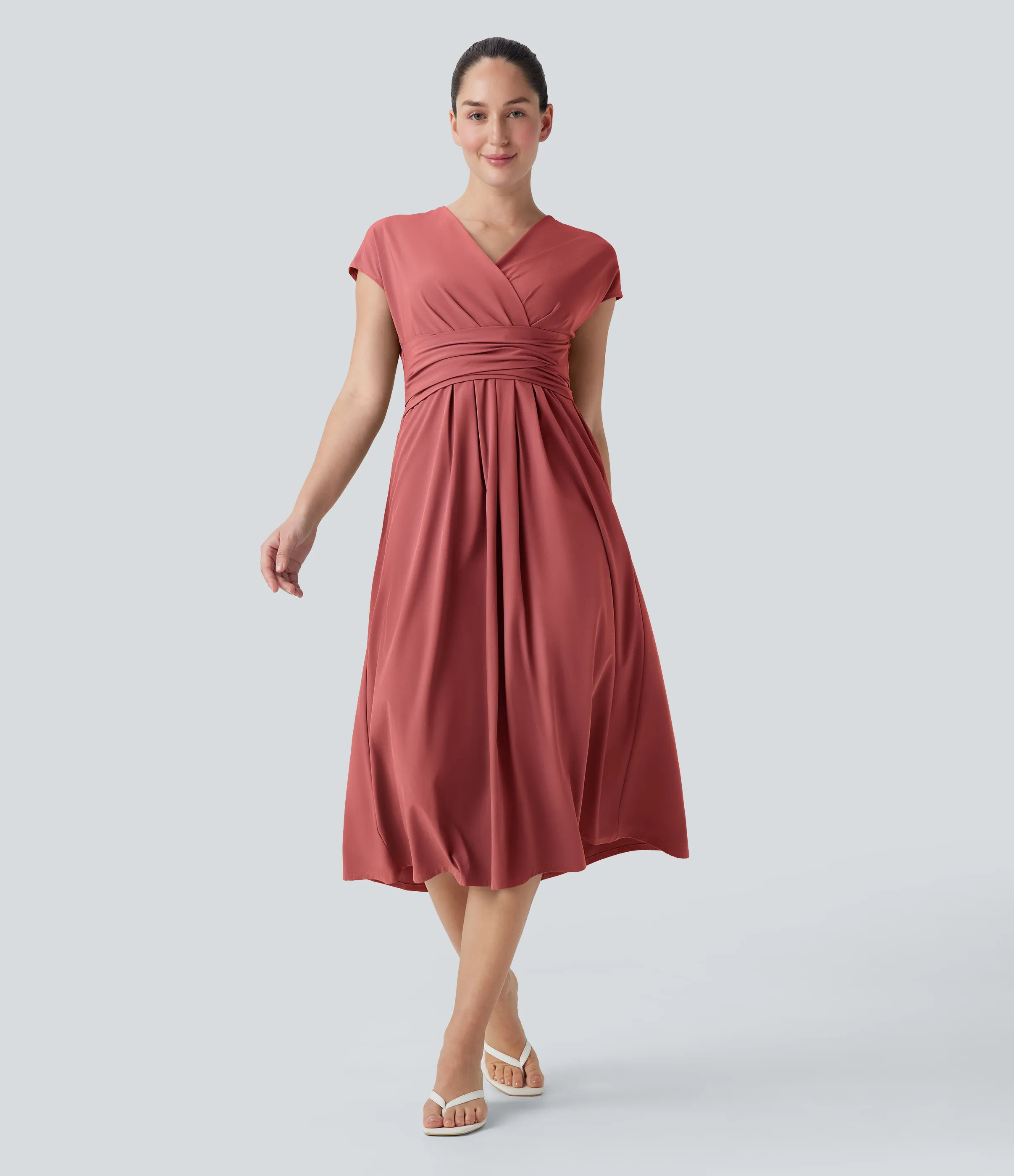 Halara Vestido casual midi Breezeful™ de secado rápido con cuello en V, manga corta, bolsillo lateral y lazo en la espalda - Kapok Red - S sold by Halara