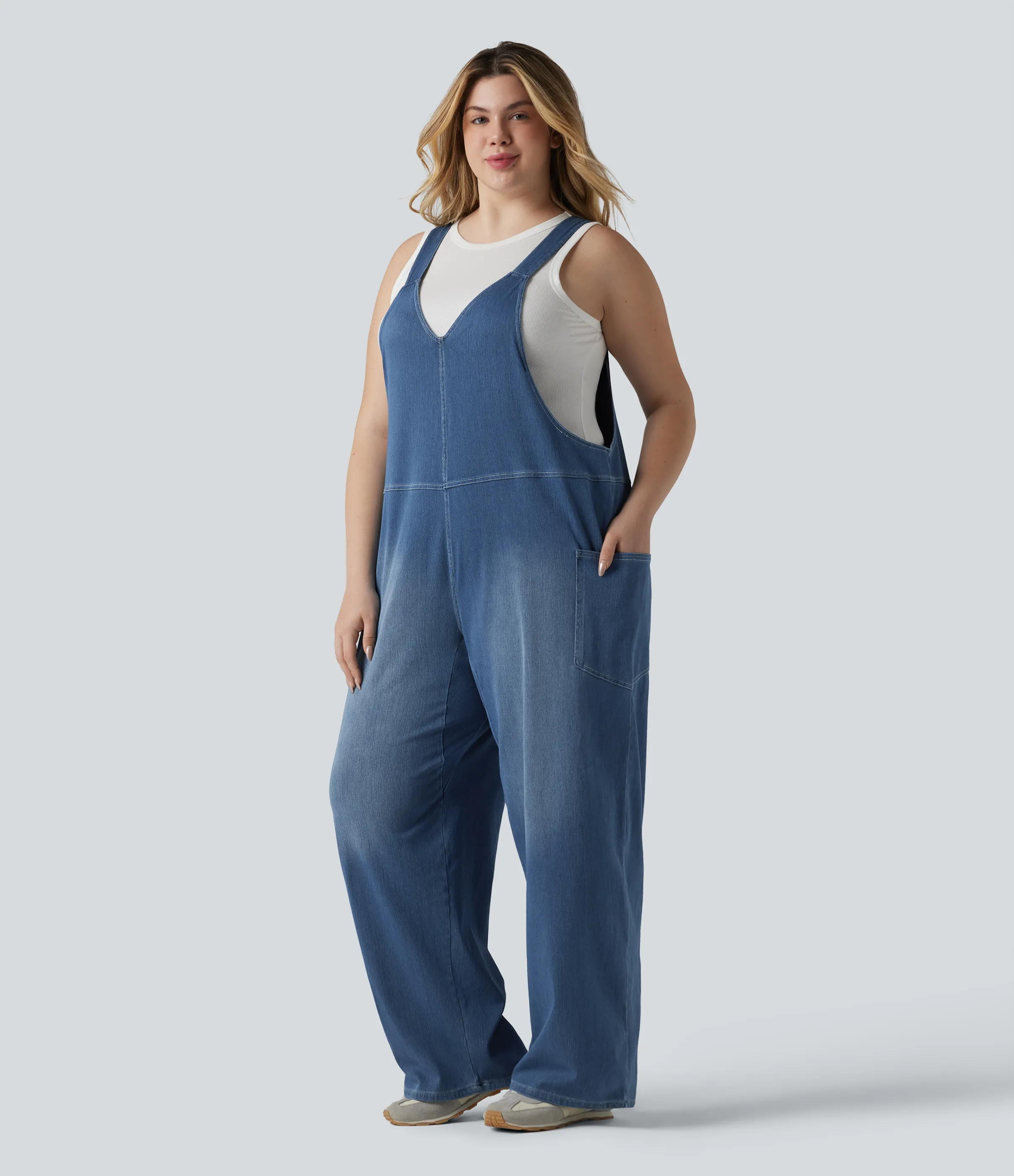 Halara Overol Halara Flex™ Denim mezclilla elástica lavada cuello en V y bolsillos de tallas grandes - Frost Blue Denim - 1X(regular) sold by Halara product image thumbnail 4