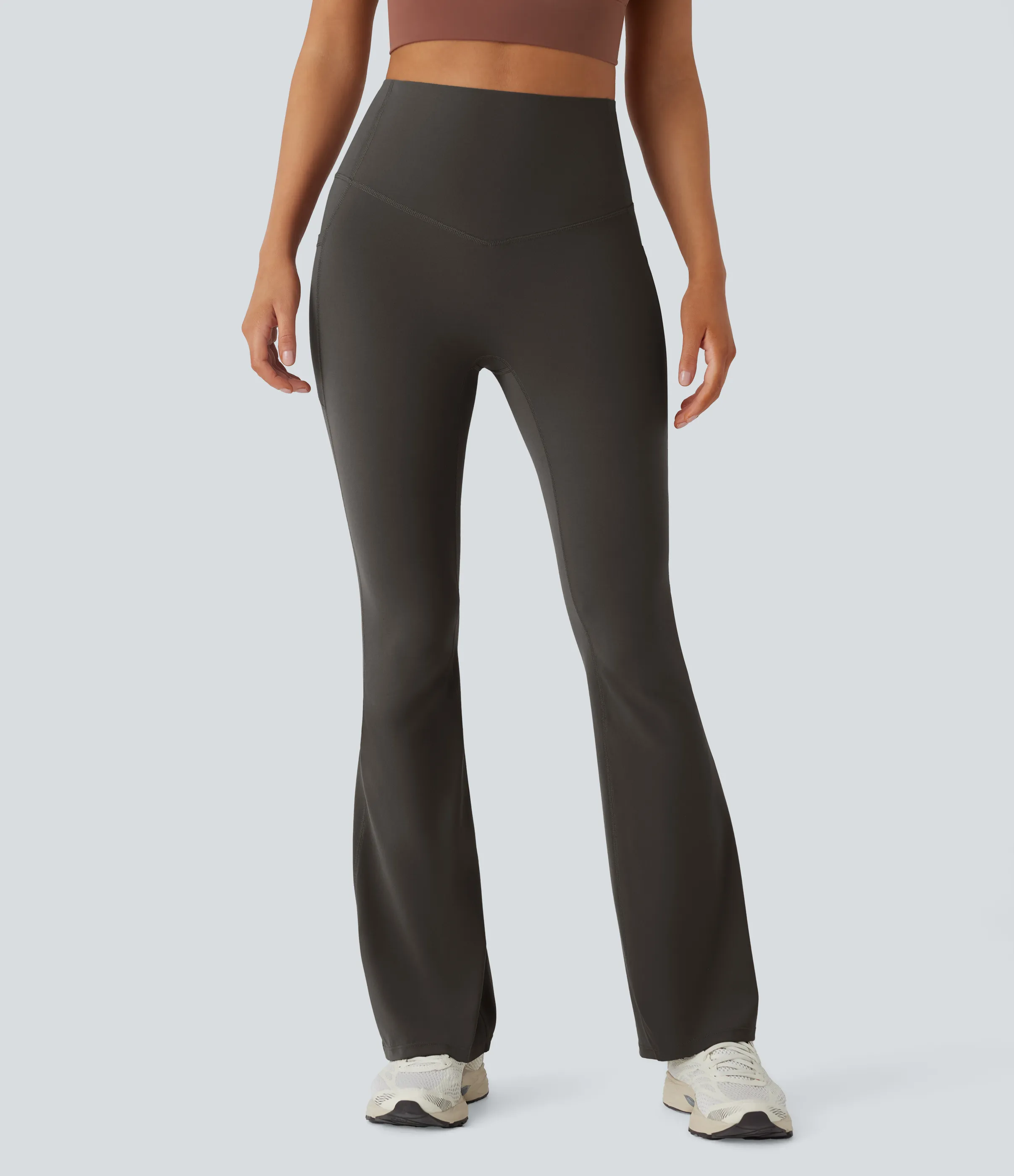 Halara Leggings SoCinched UltraSculpt yoga Bootcut tiro alto control abdomen bolsillo lateral moldeador - Hazelnut Black - S(extall) sold by Halara product image thumbnail 4