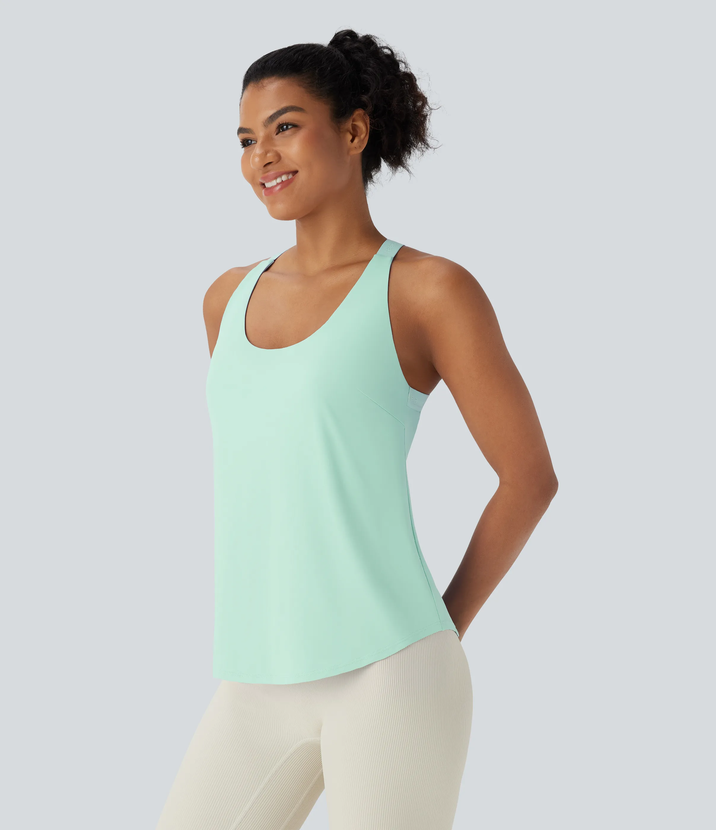 Halara Camiseta yoga sin mangas cuello U sin espalda entrecruzada dobladillo curvo tacto fresco - UPF50+ - Honeydew - L sold by Halara product image thumbnail 4