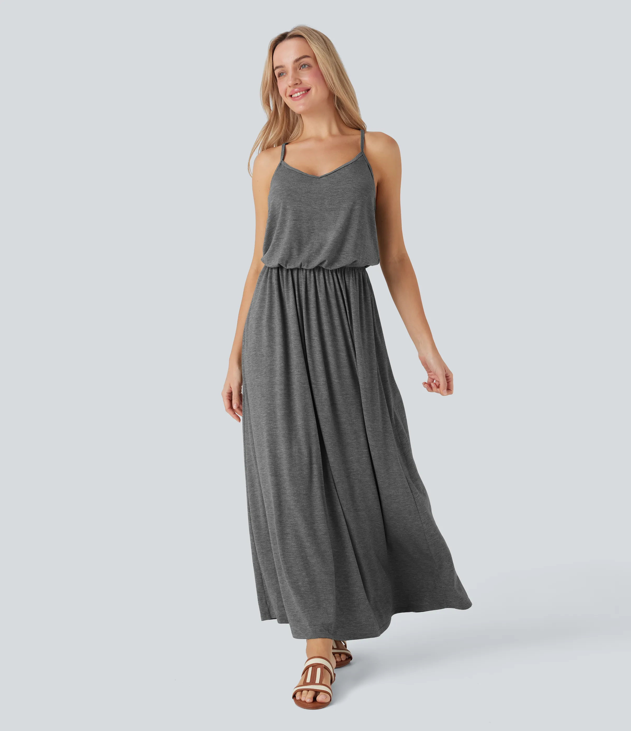 Halara Vestido largo fluido con tirantes ajustables y bolsillos para vacaciones - Darl Gray Floral Yarn - M sold by Halara