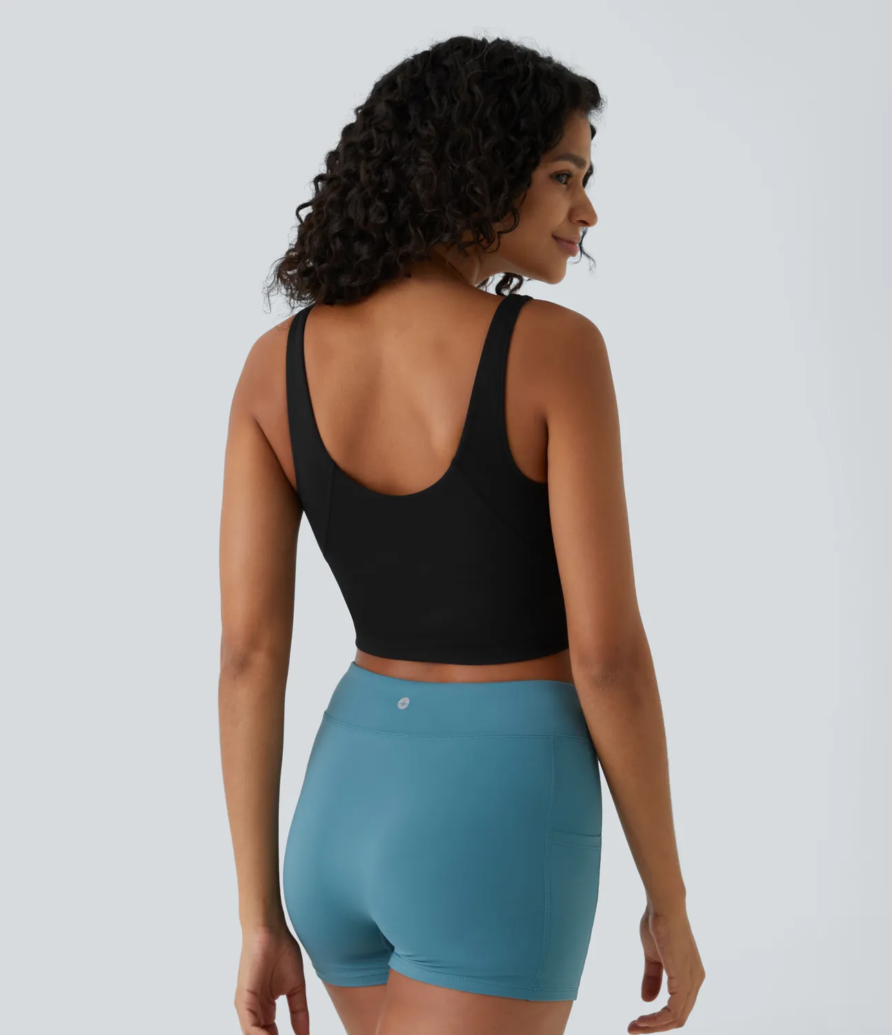 Halara Top corto de yoga con escote en V y relleno en copas D-F - Black - L sold by Halara product image thumbnail 3