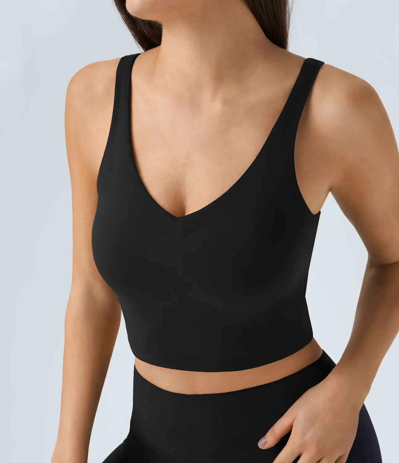 Halara Top corto de yoga con escote en V y relleno en copas D-F - Black - L sold by Halara product image thumbnail 4