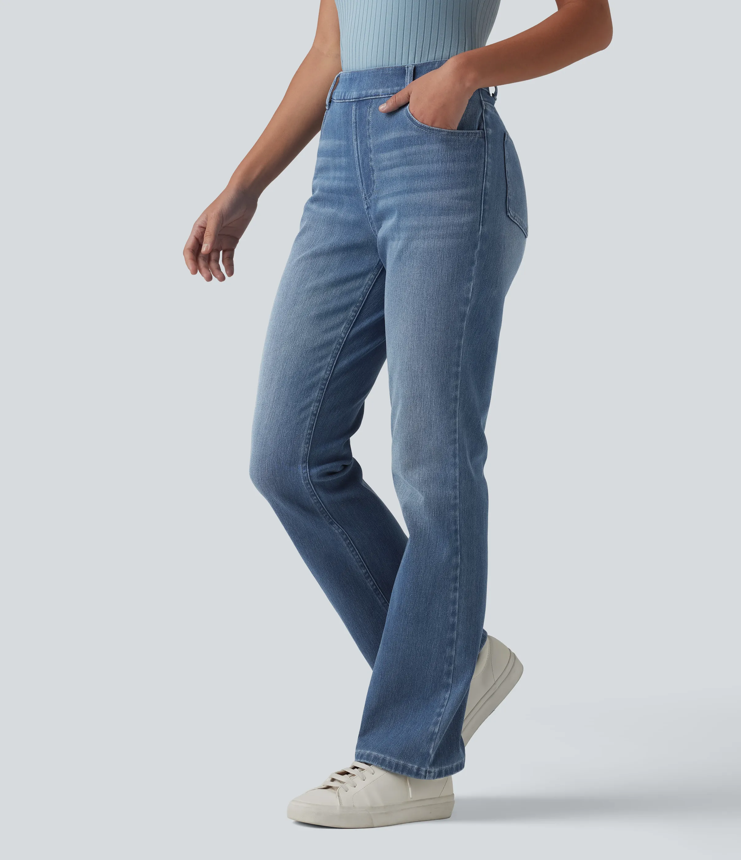 Halara Jeans Halara Flex™ Denim en corte de bota elásticos de tiro alto descoloridos con múltiples bolsillos - Vallarta Blue Denim - L(regular) sold by Halara product image thumbnail 2