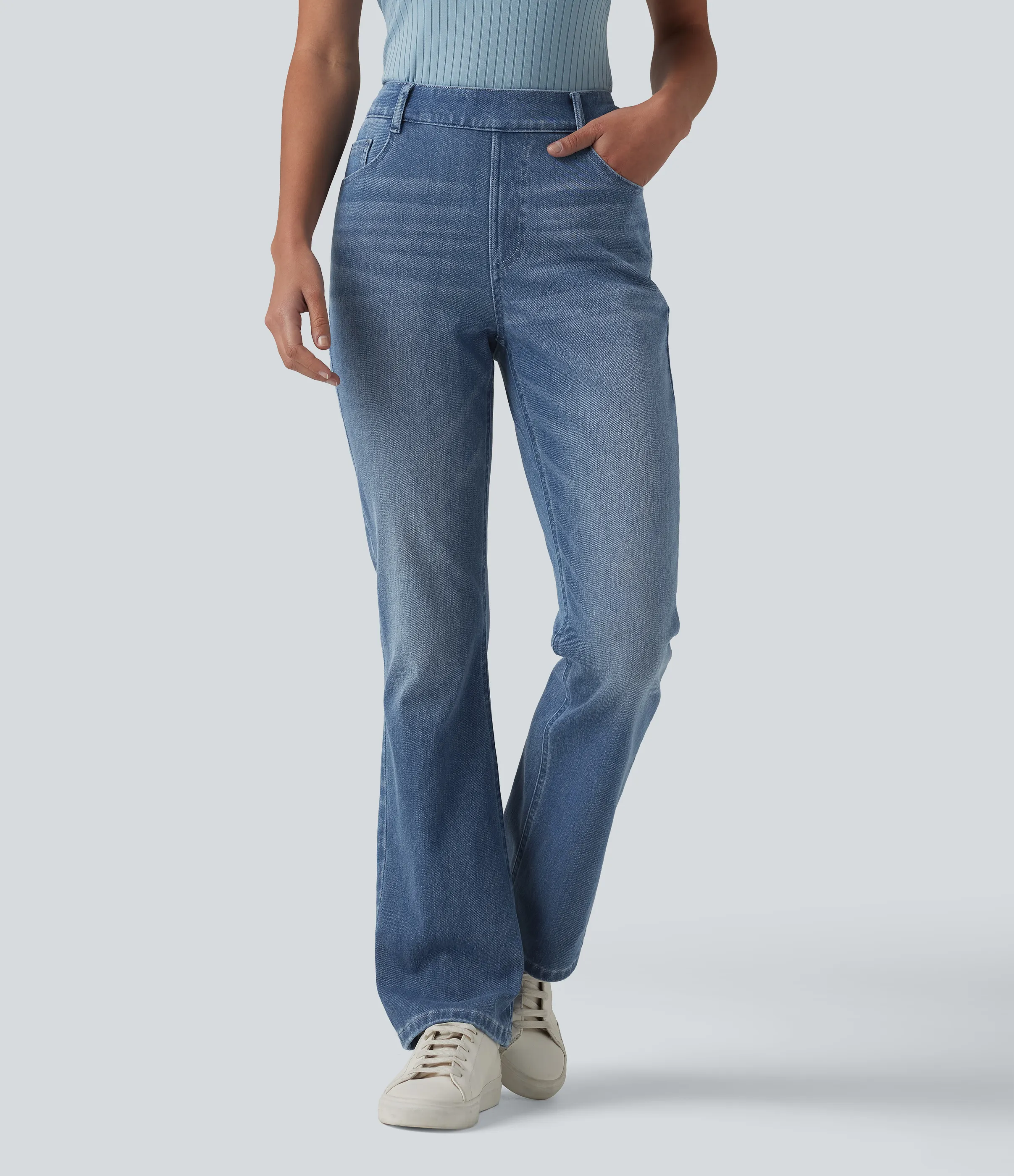 Halara Jeans Halara Flex™ Denim en corte de bota elásticos de tiro alto descoloridos con múltiples bolsillos - Vallarta Blue Denim - L(regular) sold by Halara product image thumbnail 4