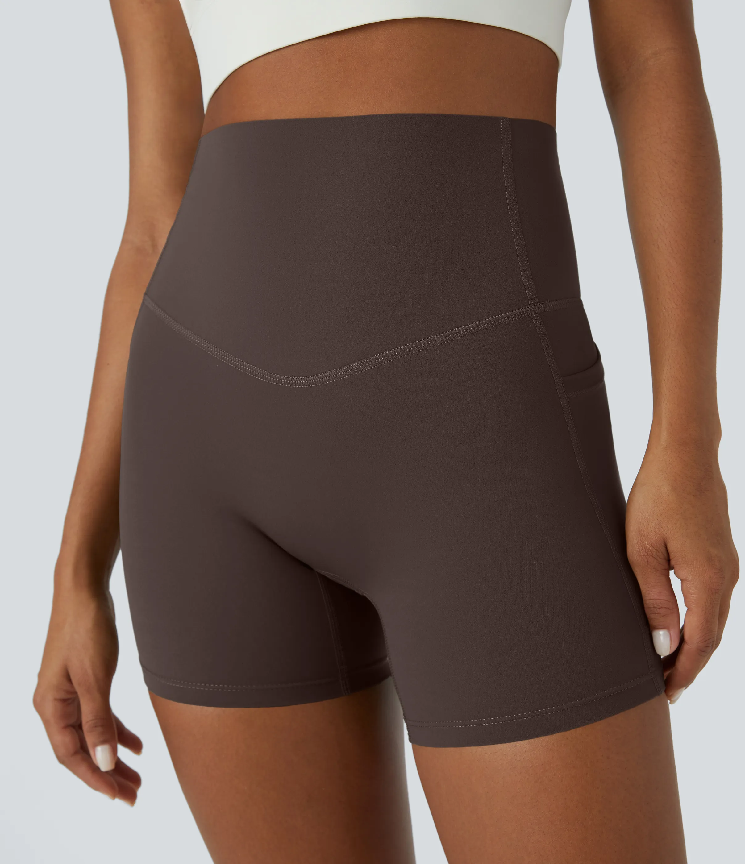 Halara Shorts de ciclista UltraSculpt™ moldeadores de abdomen de tiro alto y bolsillos laterales 12.5cm - Hot Fudge - S sold by Halara product image thumbnail 5
