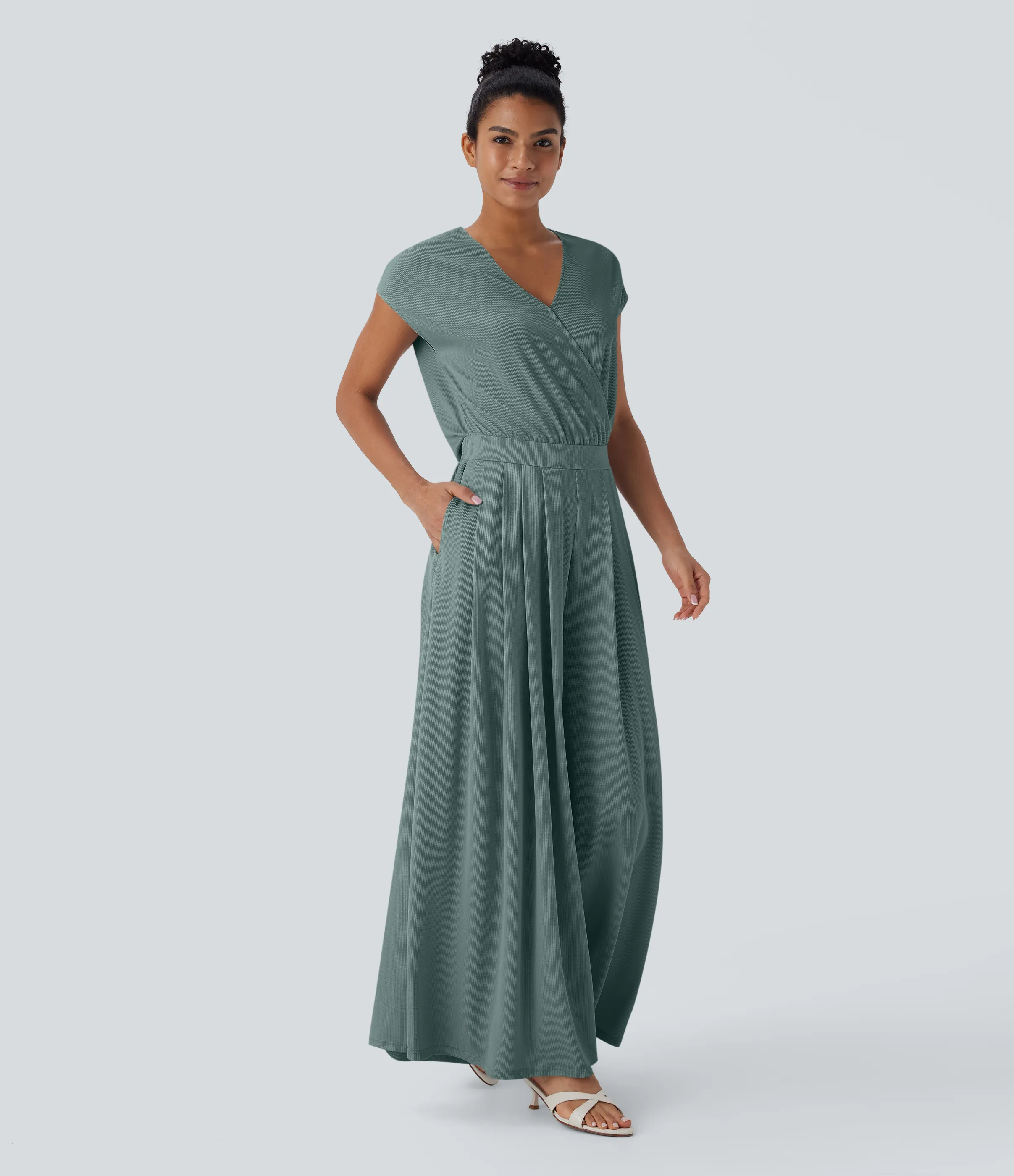 Halara Mono holgado cuello V manga corta bolsillo lateral pierna ancha edición Easy Peezy - Bronze Stone Green - L(regular) sold by Halara product image thumbnail 4